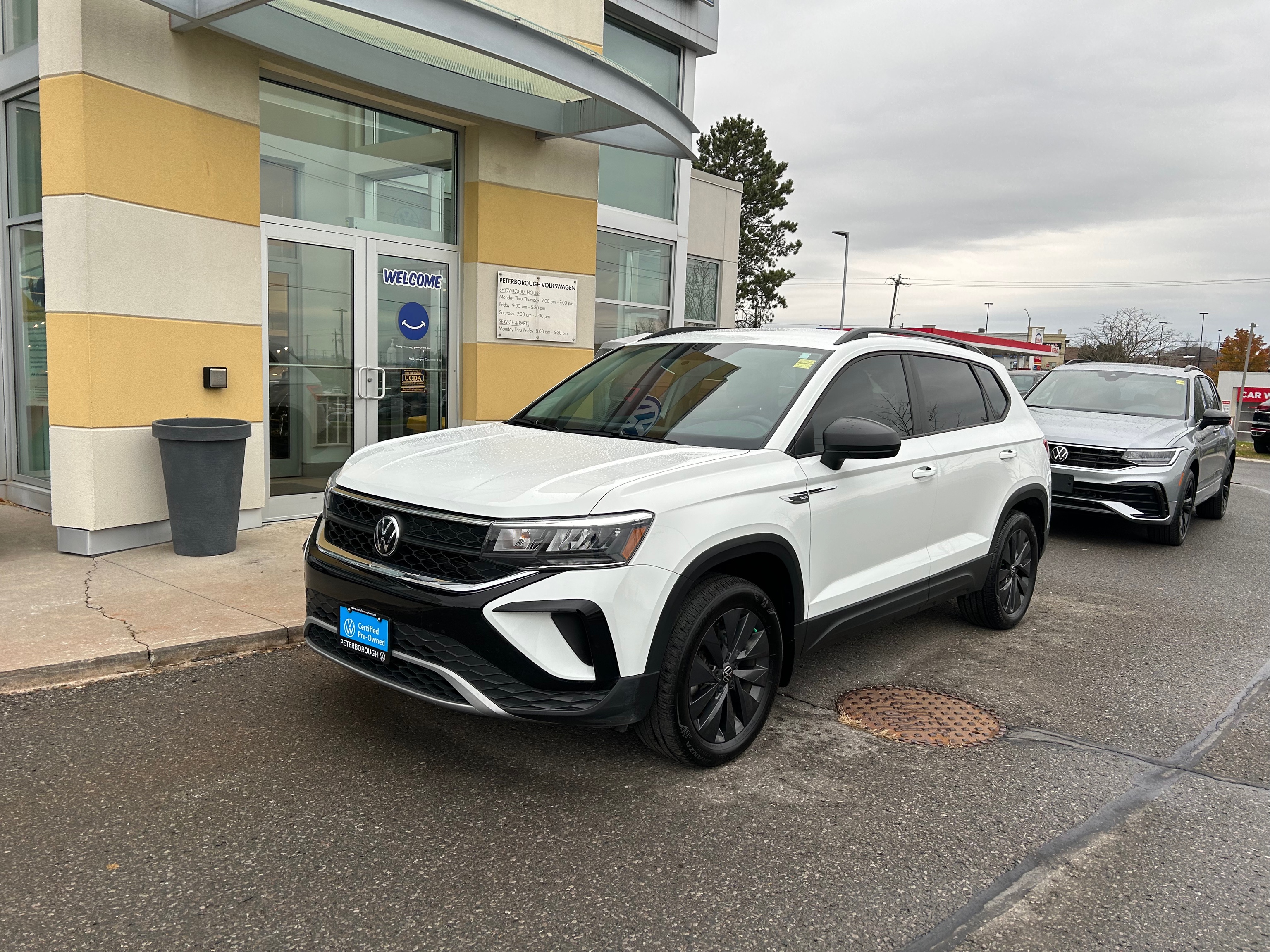 2022 Volkswagen Taos Trendline - 46,332km