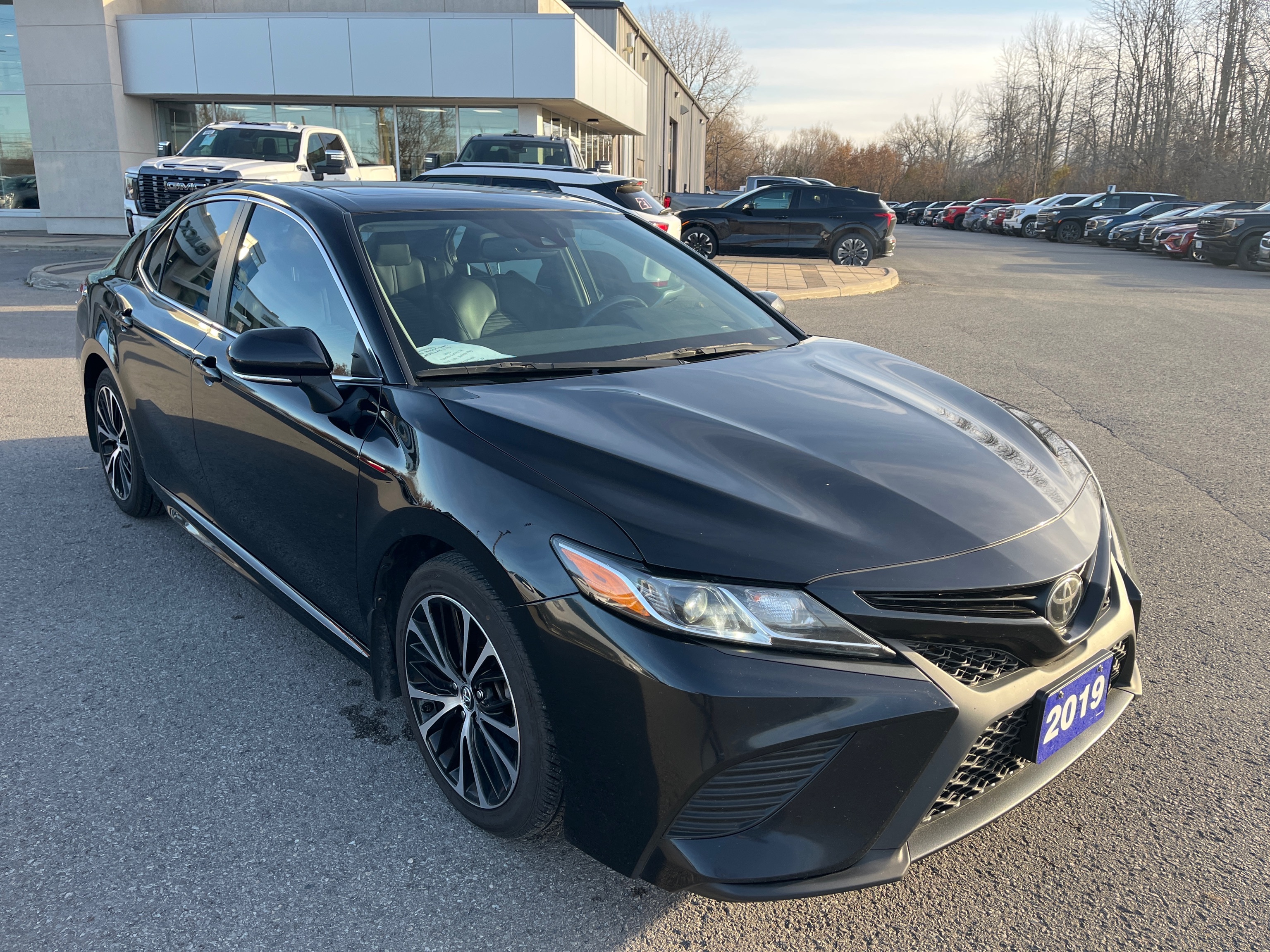2019 Toyota Camry SE - 164,648km