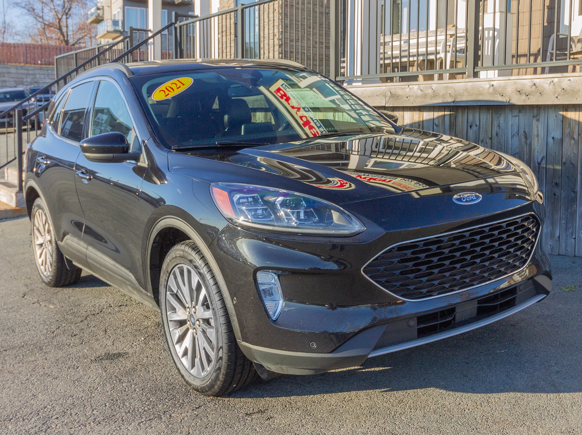 2021 Ford Escape Titanium - 64,673km