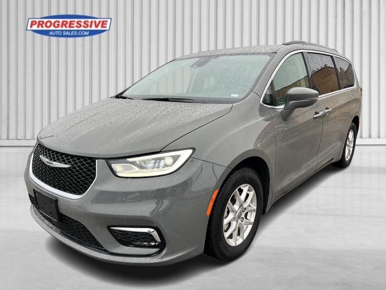2022 Chrysler Pacifica Touring L - 79,129km