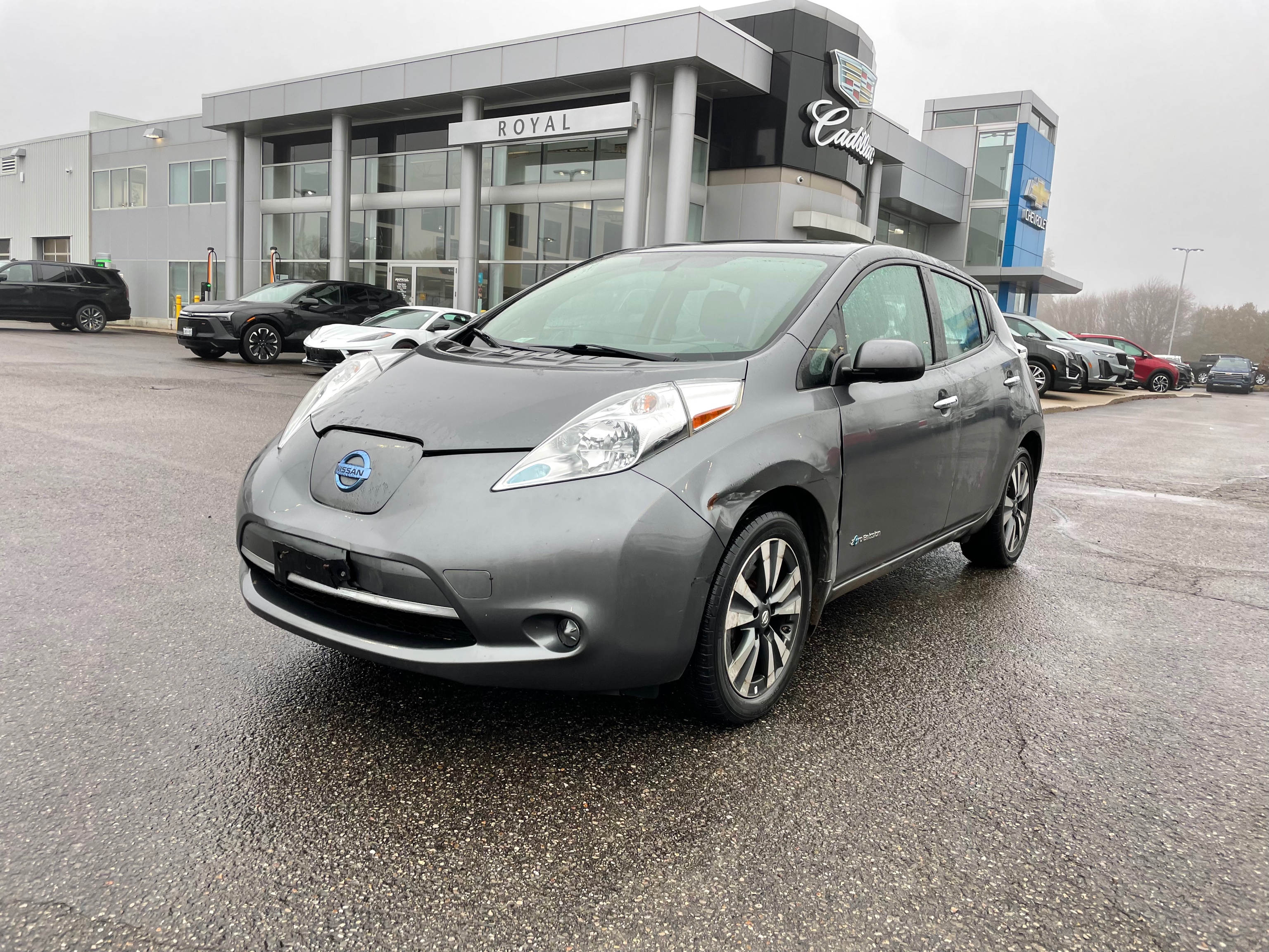 2017 Nissan LEAF S - 142,942km