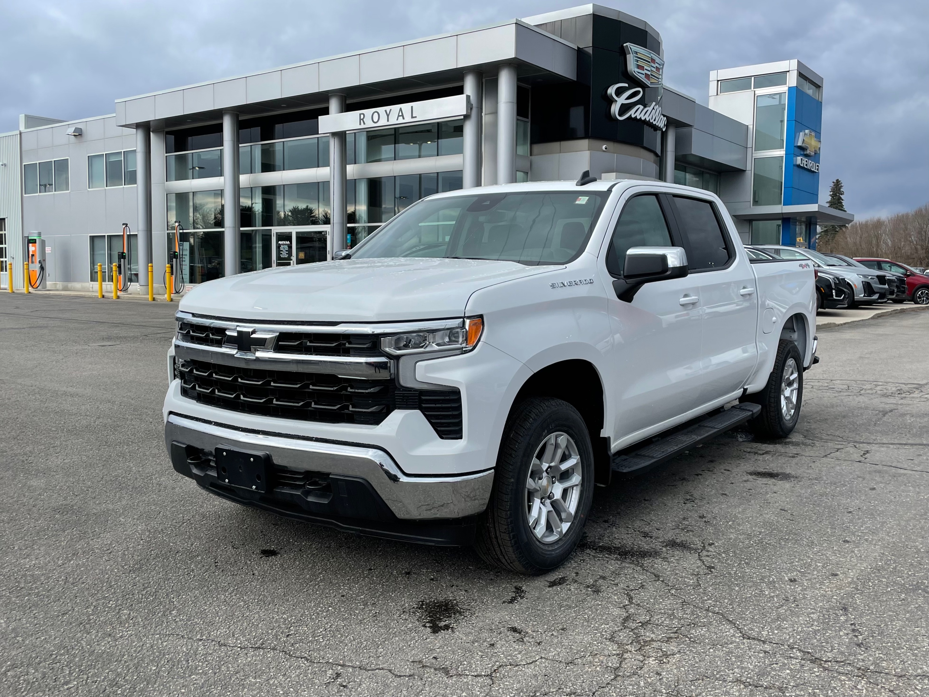 2024 Chevrolet Silverado 1500 LT - 2km