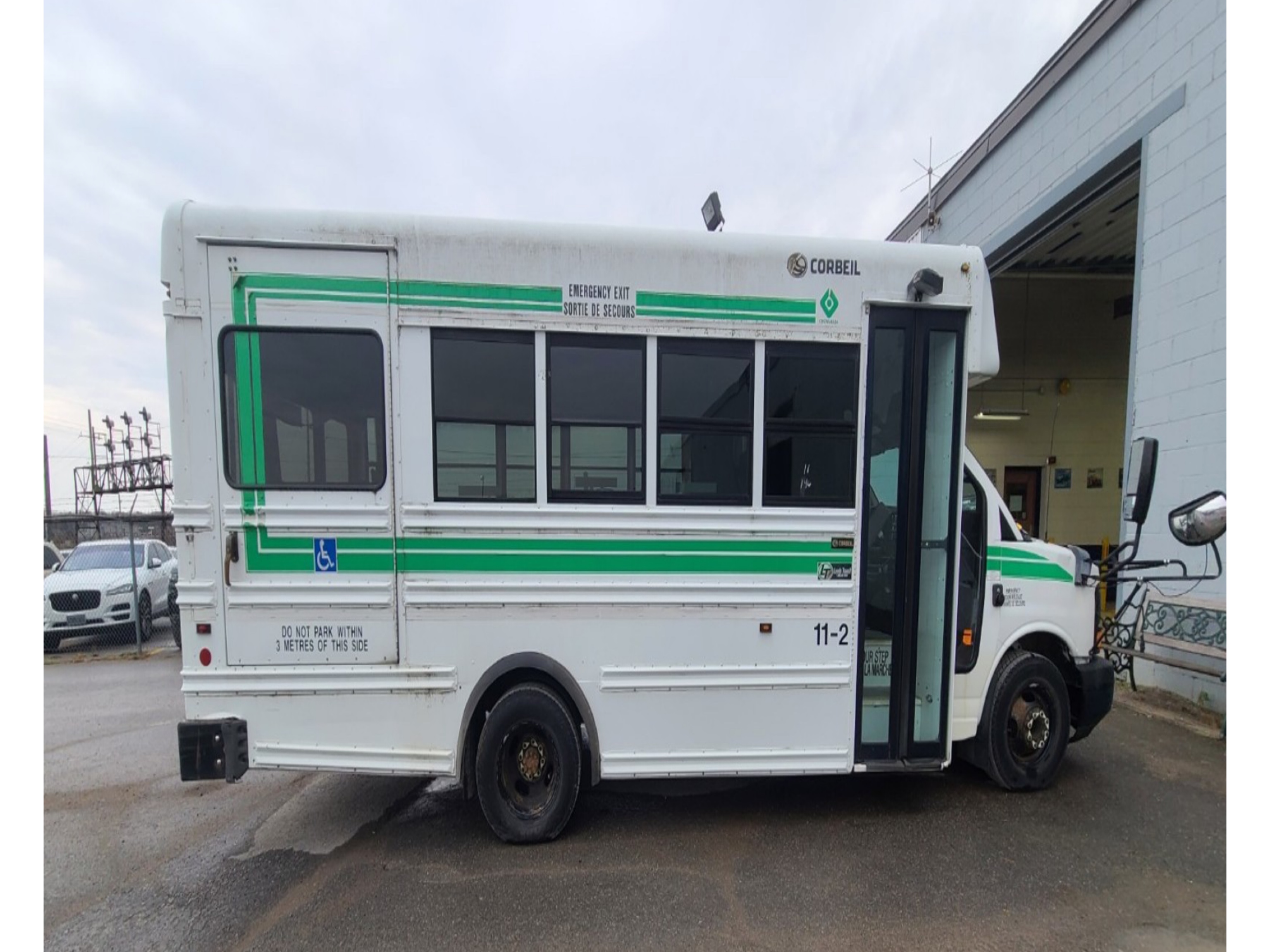 2011 Chevrolet Express Cutaway Standard - 145,546km