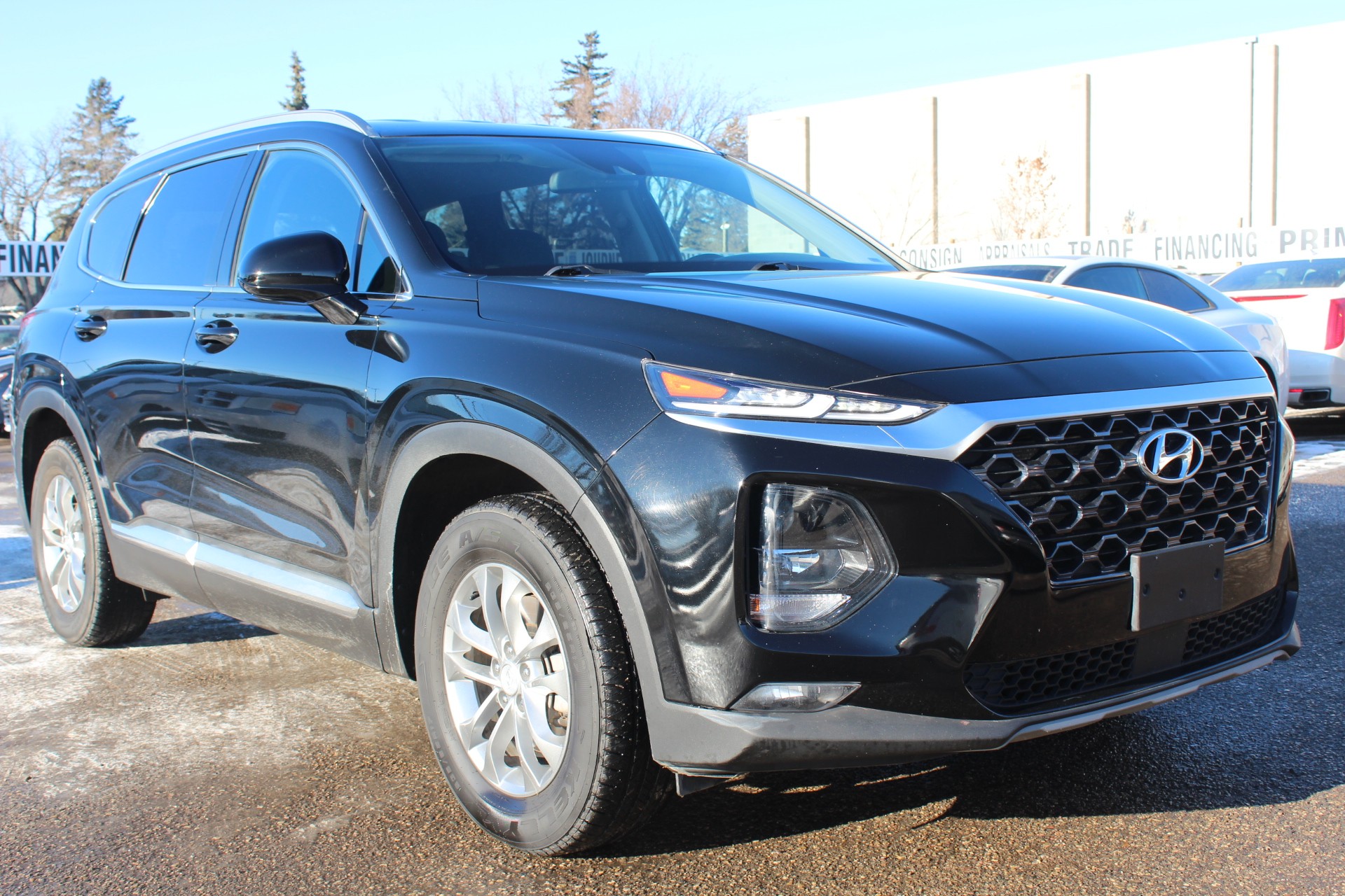 2020 Hyundai Santa Fe Essential 2.4  w/Safety Package - 107,600km