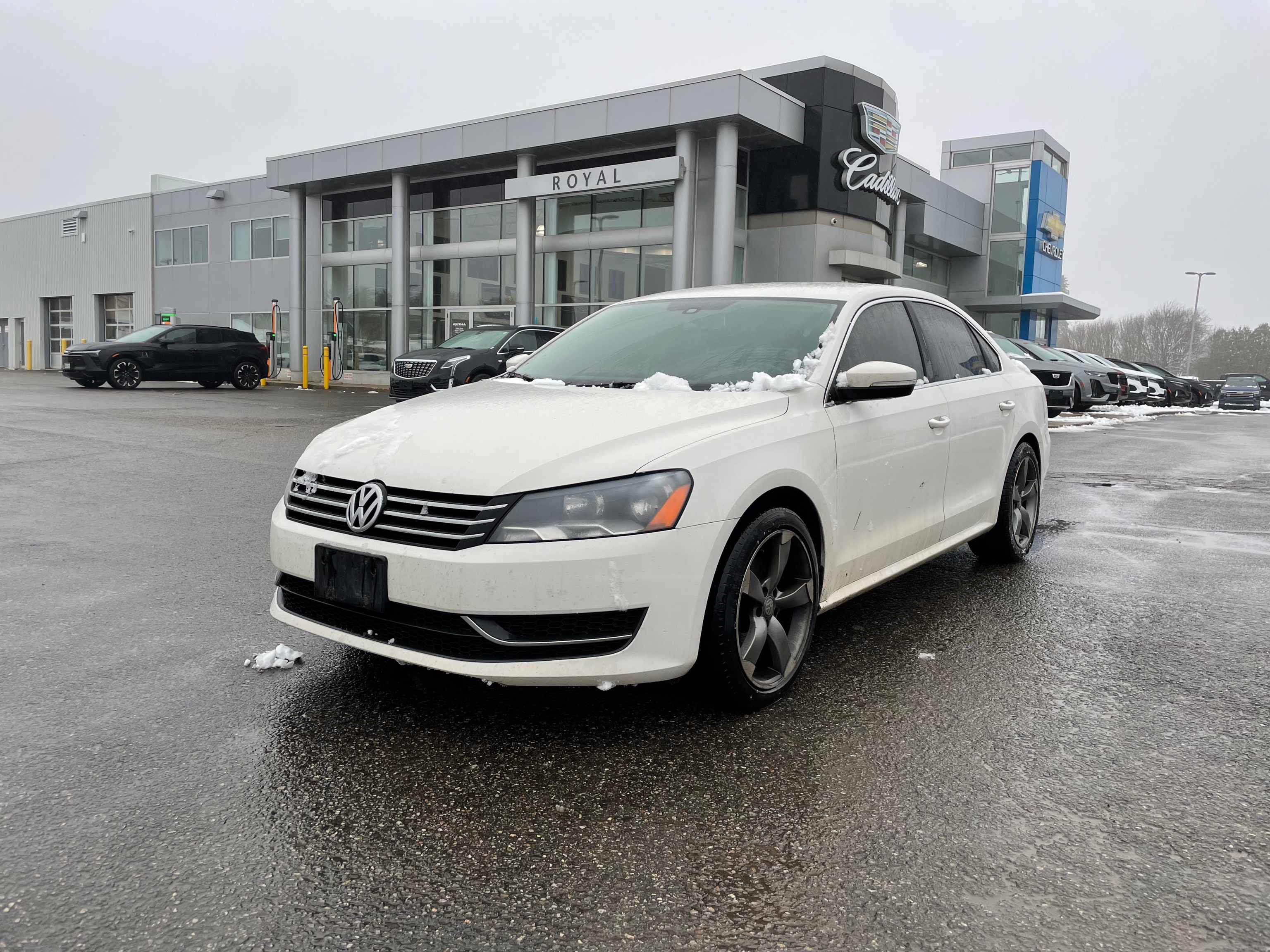 2015 Volkswagen Passat 1.8 TSI Trendline - 230,478km