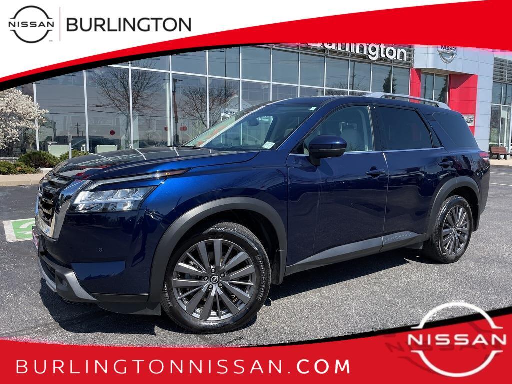 2022 Nissan Pathfinder SL - 27,499km