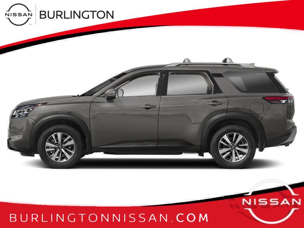 2023 Nissan Pathfinder SL - 13,000km