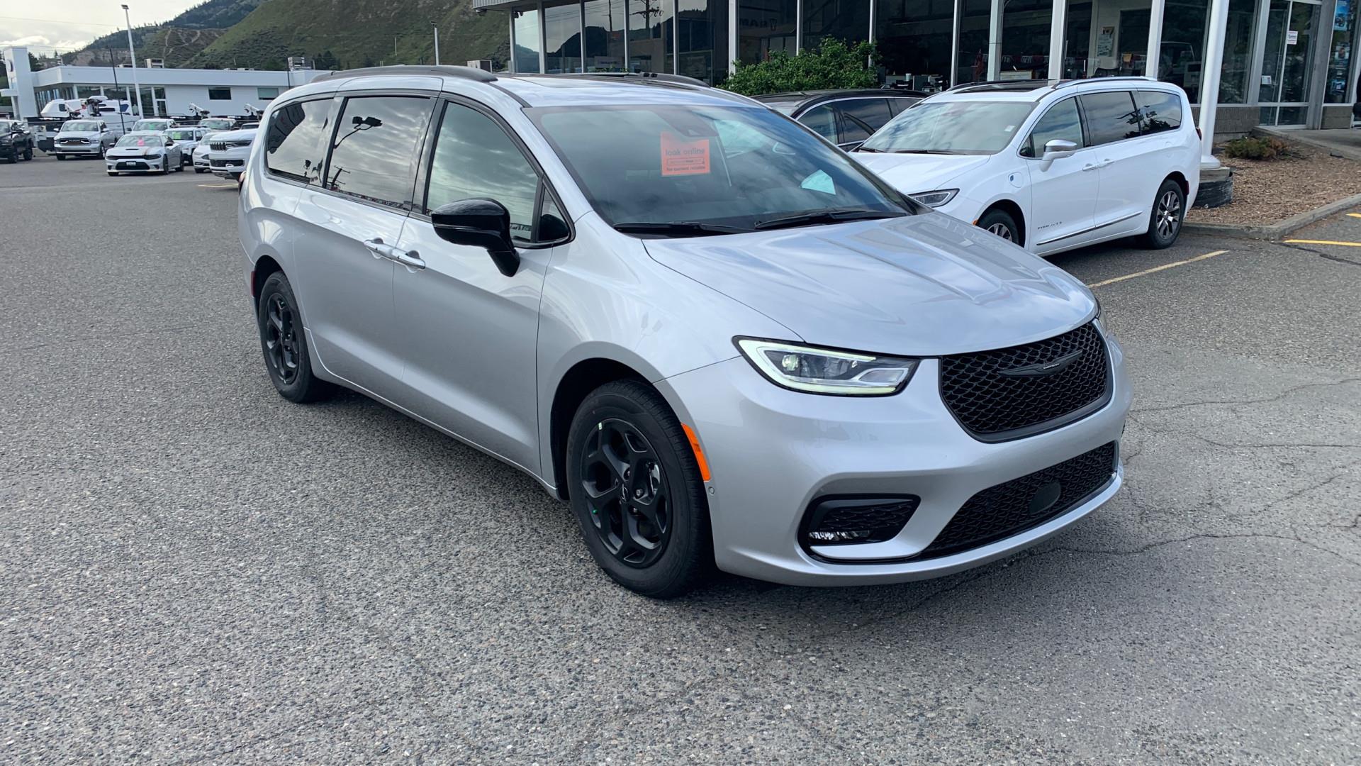 2024 Chrysler Pacifica Hybrid