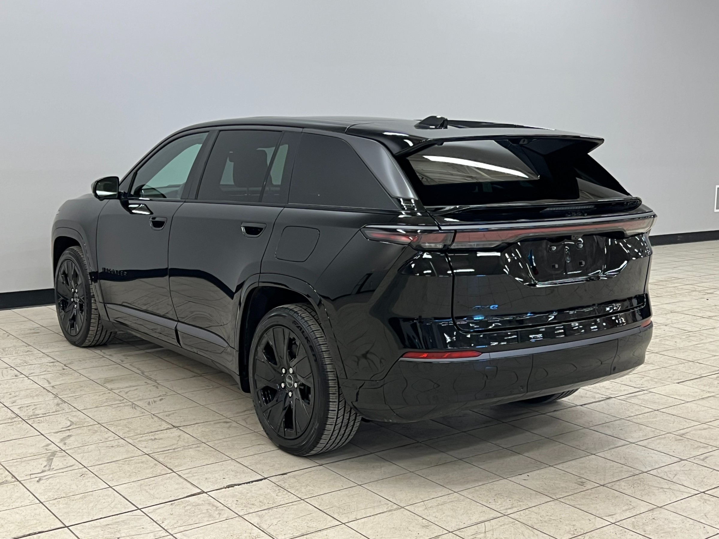 2024 Jeep Wagoneer S