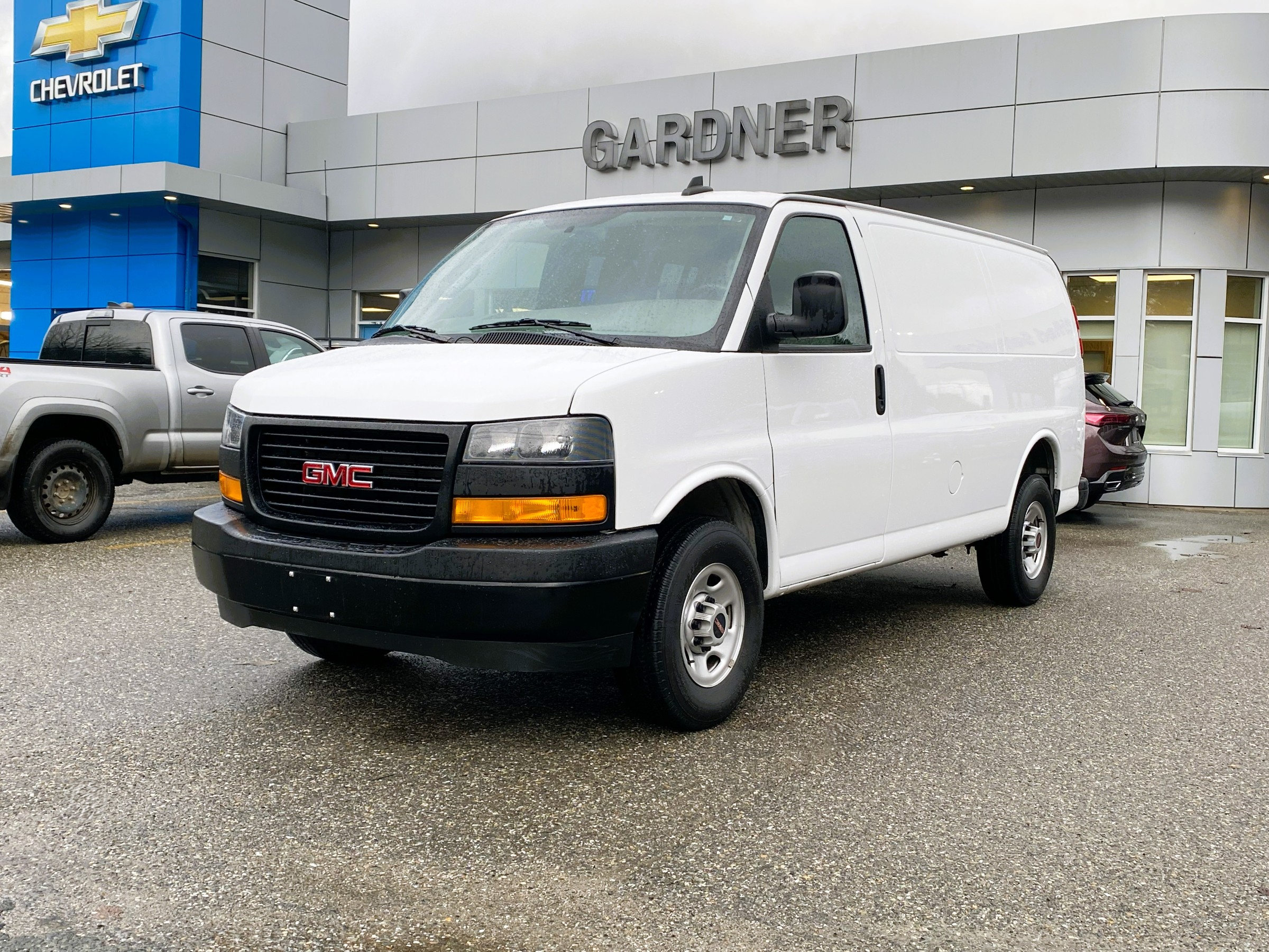 2023 GMC Savana 2500