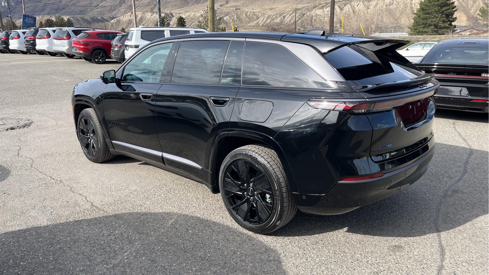 2024 Jeep Wagoneer S