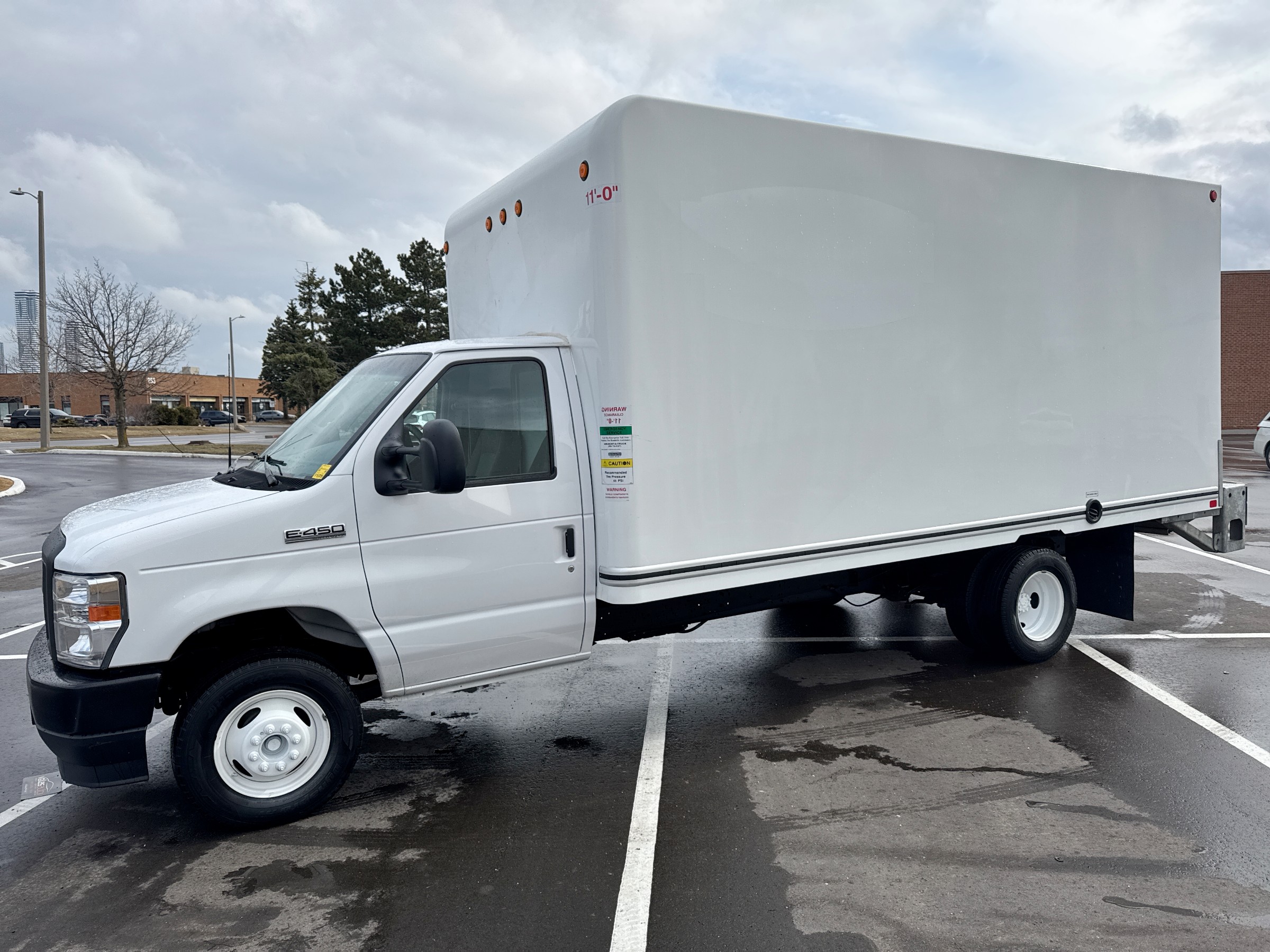 2022 Ford E-450 Cutaway