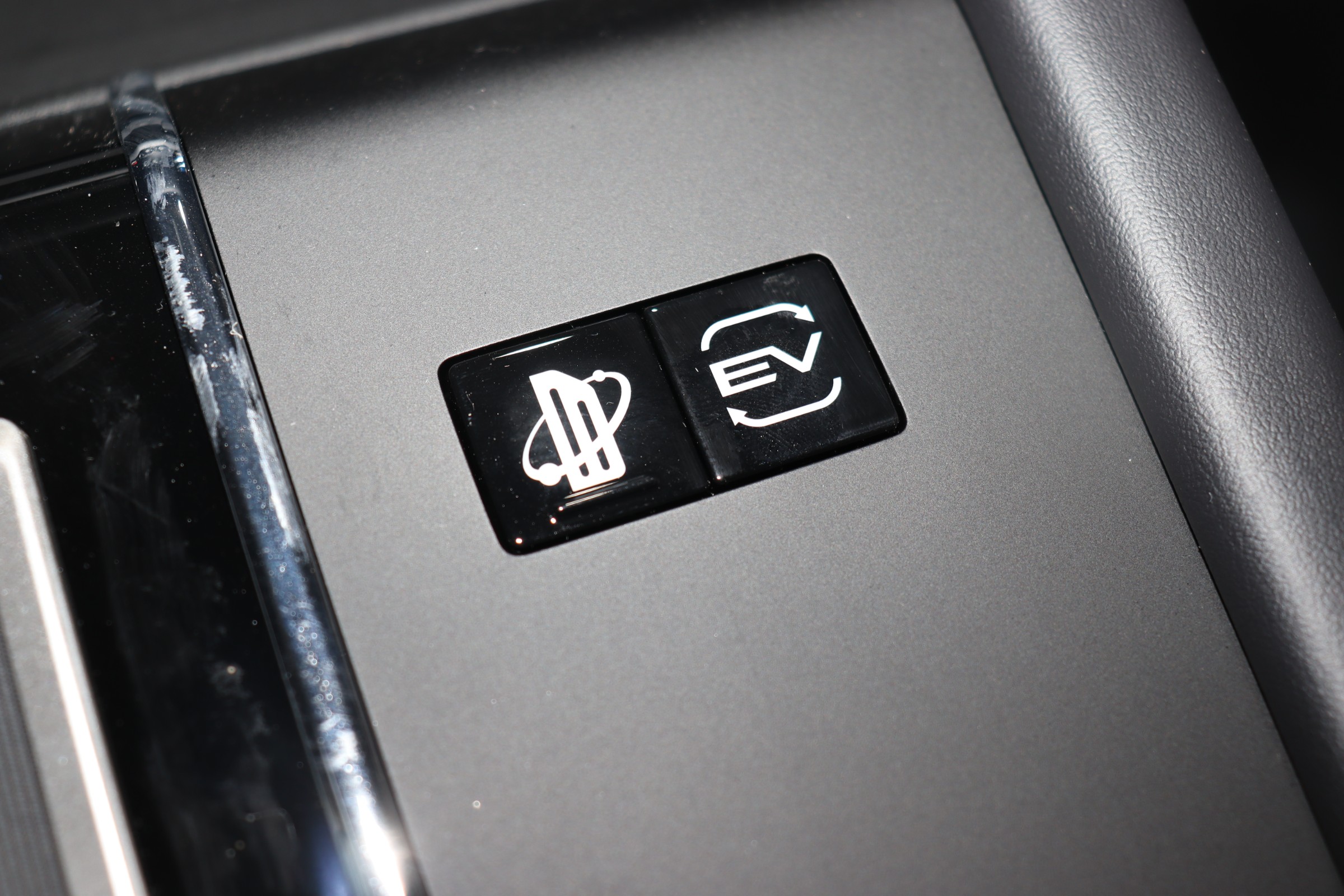 2025 Mitsubishi Outlander PHEV