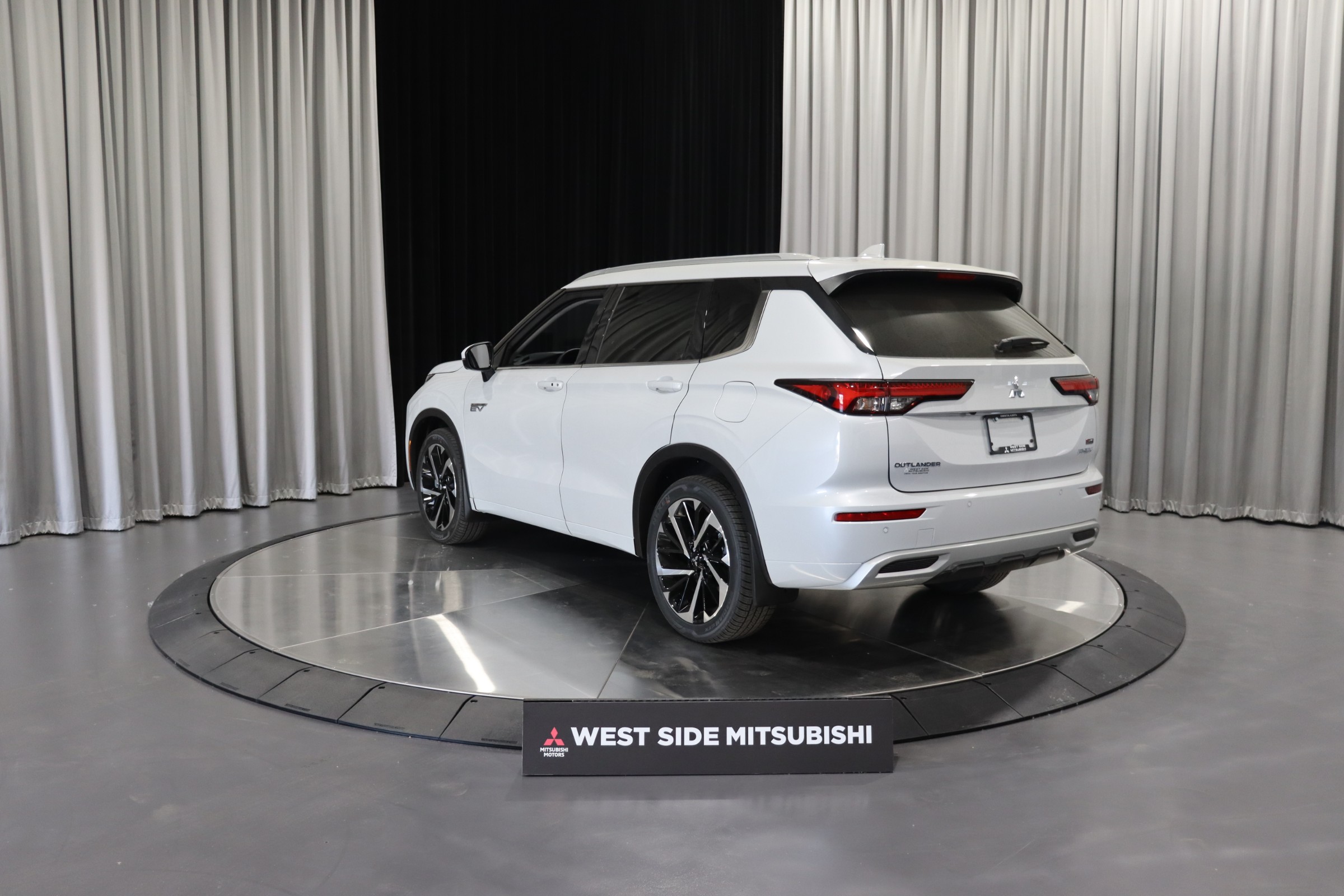 2025 Mitsubishi Outlander PHEV