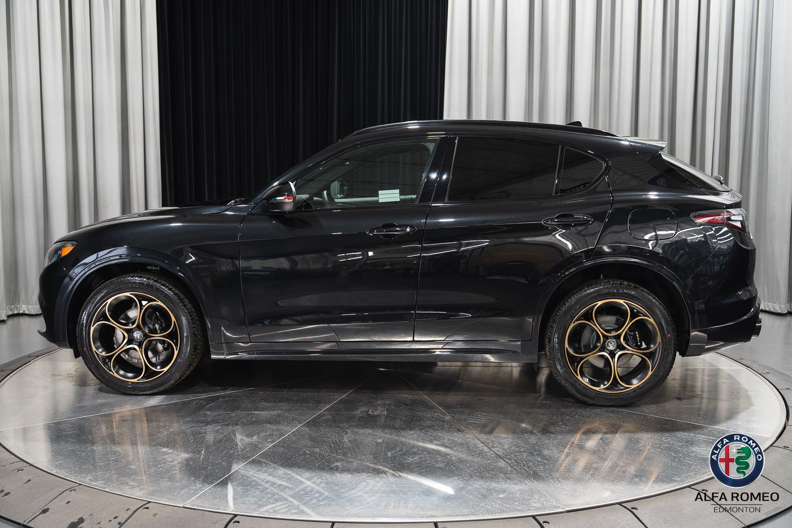 2025 Alfa Romeo Stelvio