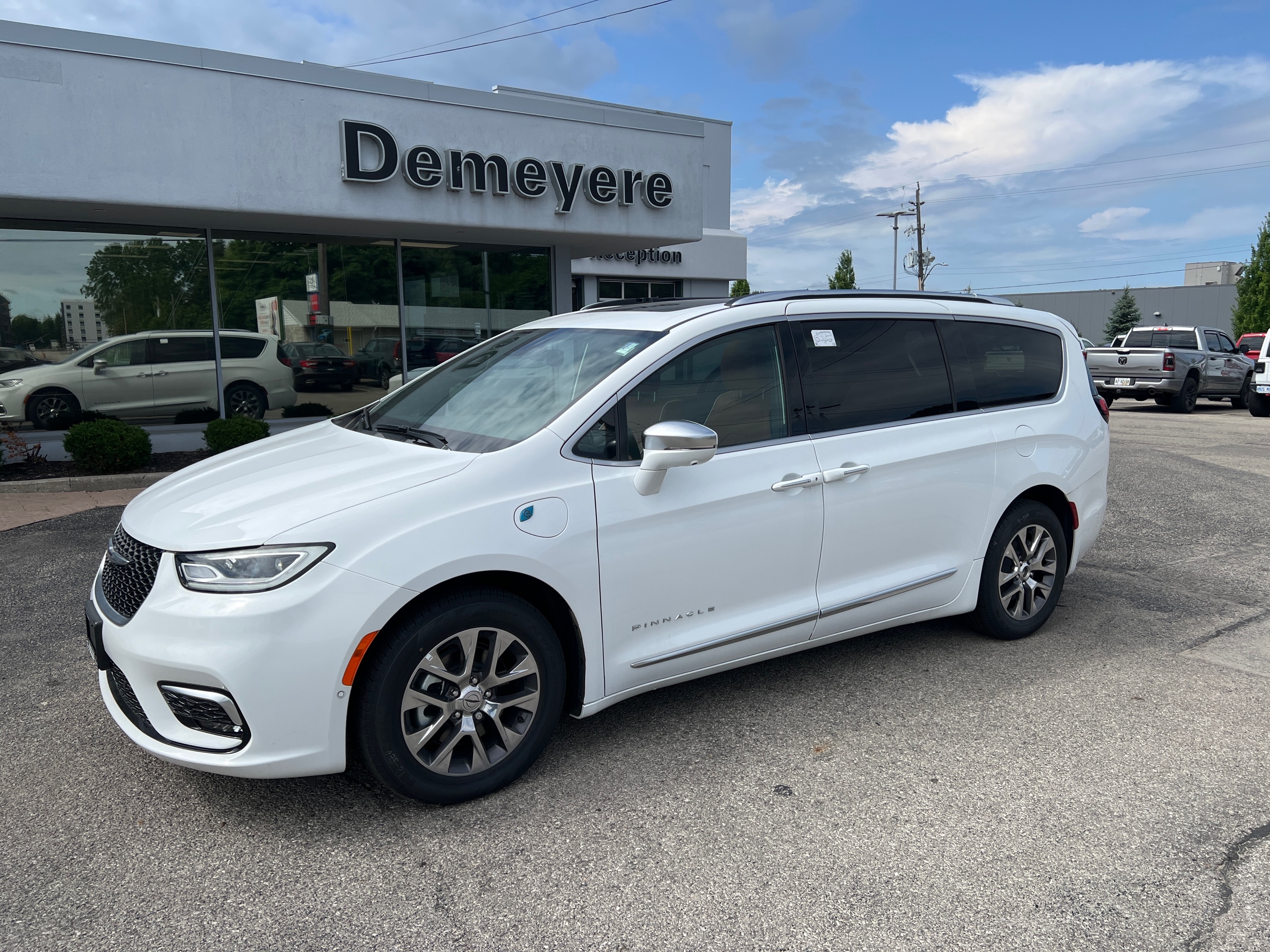 2024 Chrysler Pacifica Hybrid