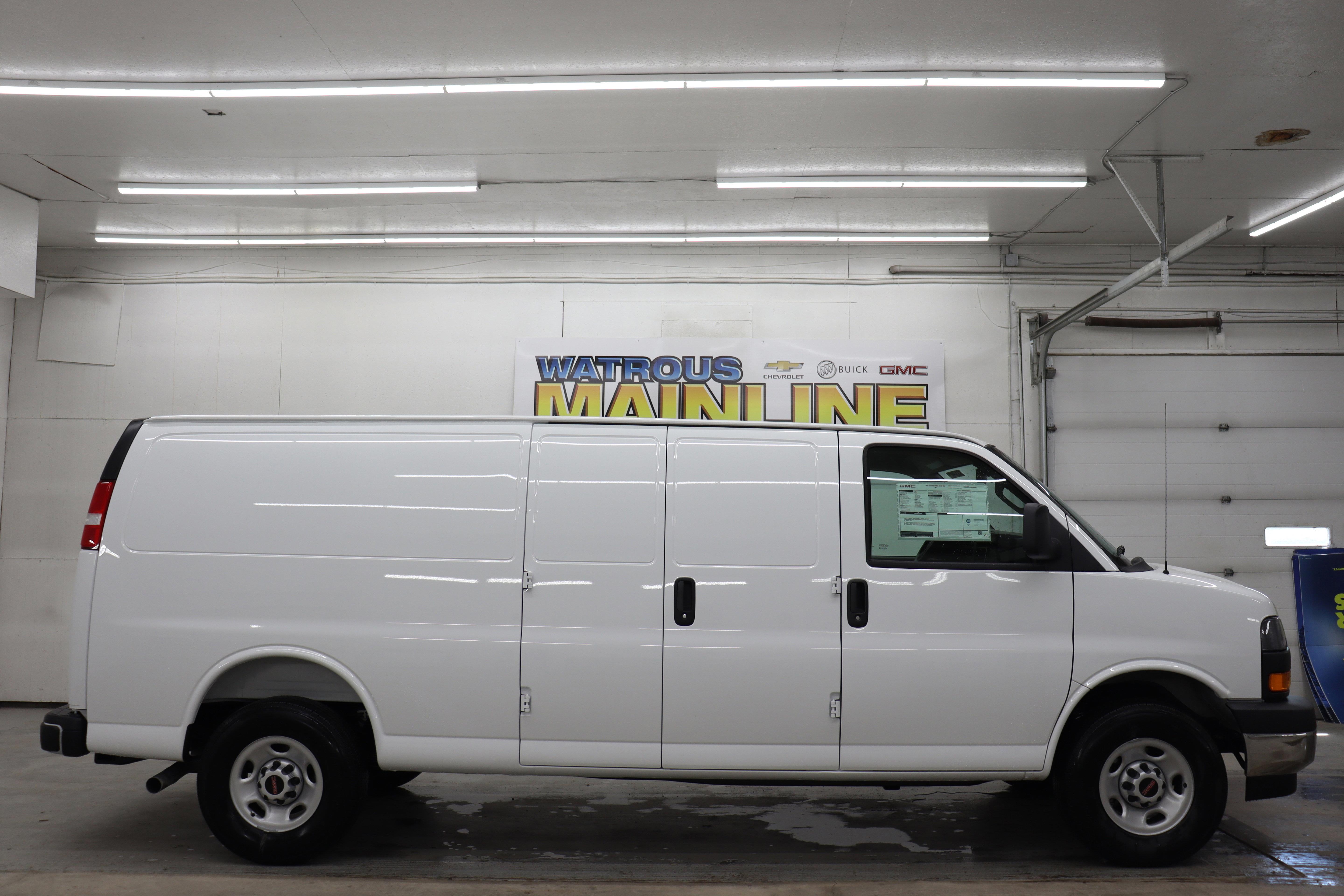 2025 GMC Savana 3500