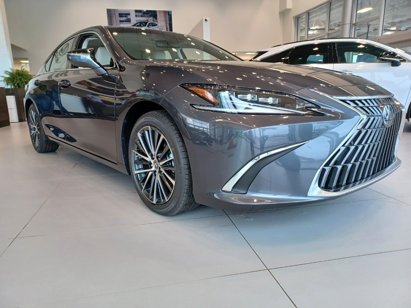 2025 Lexus ES 300h
