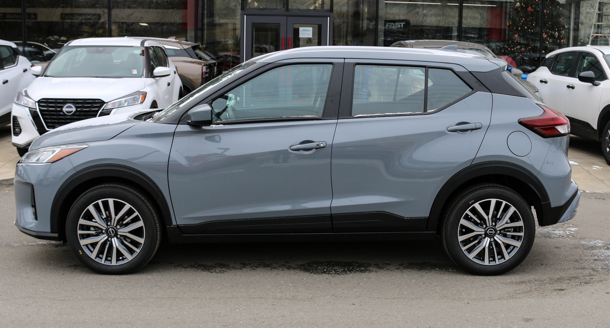 2025 Nissan Kicks Play