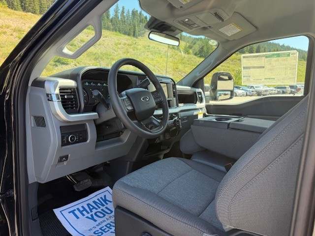 2025 Ford F-450 Chassis