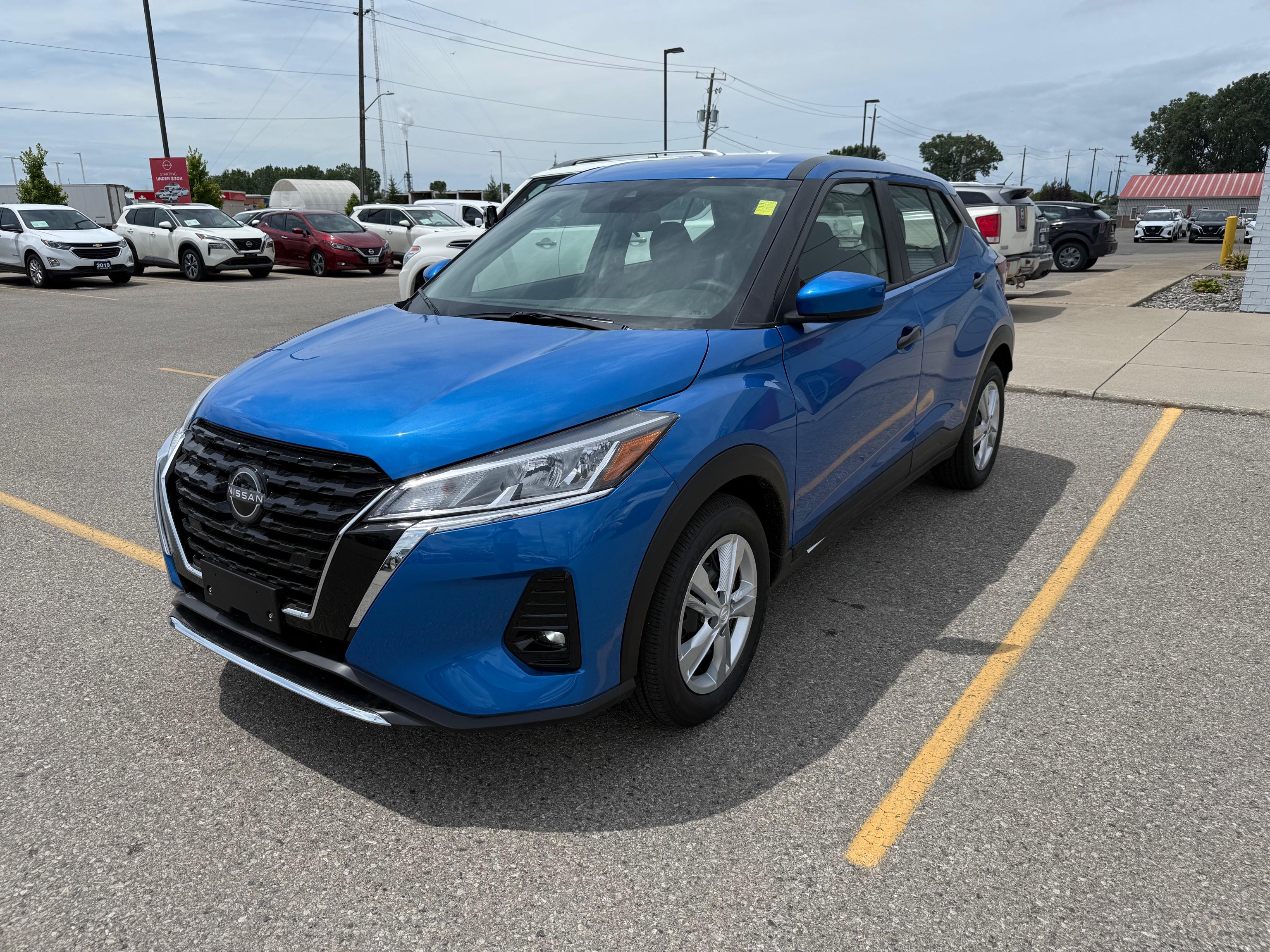 2025 Nissan Kicks Play