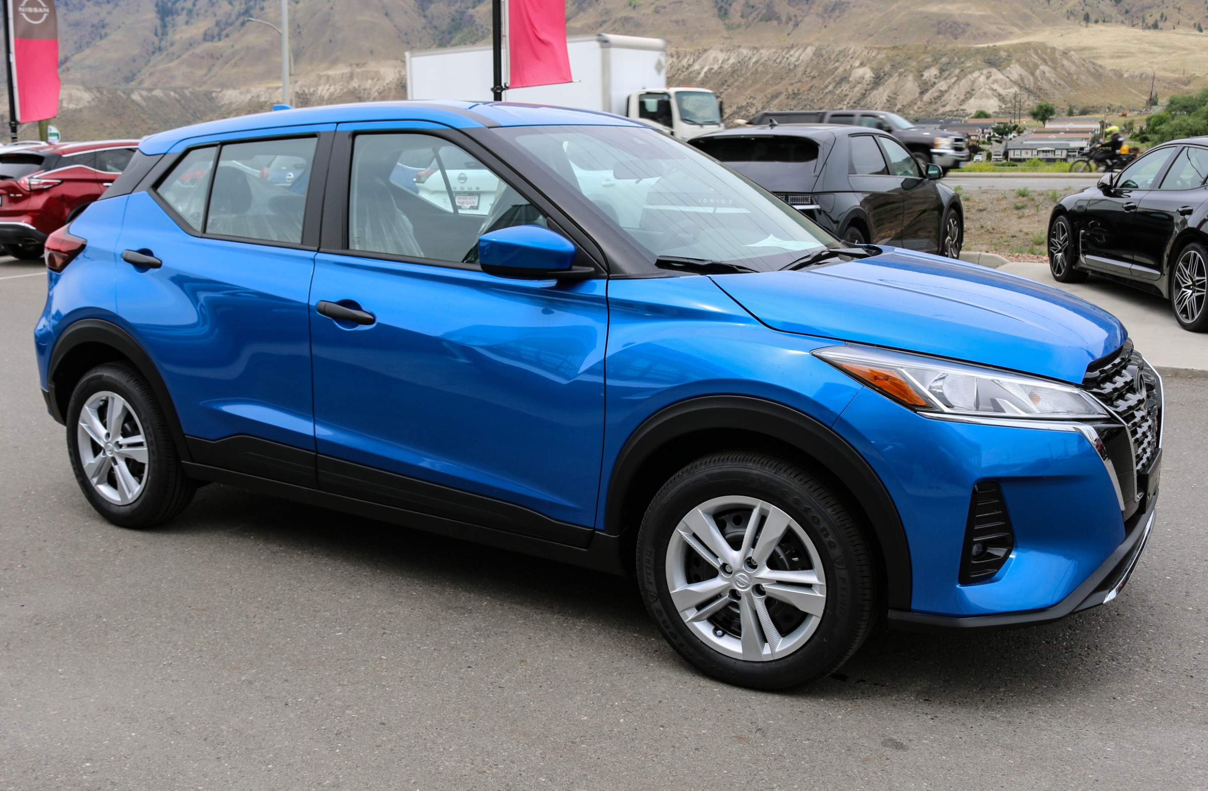 2025 Nissan Kicks Play