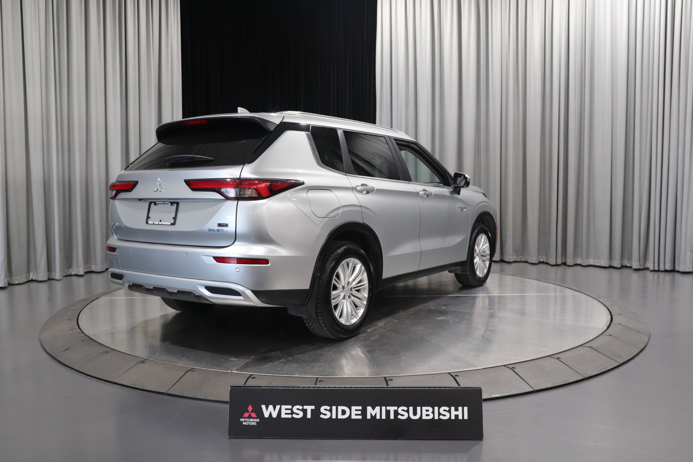 2024 Mitsubishi Outlander Plug-In Hybrid