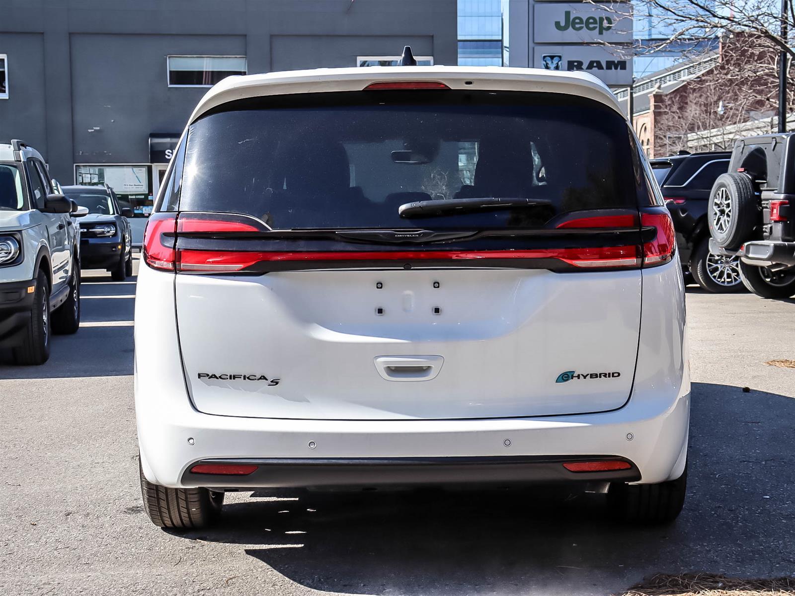 2024 Chrysler Pacifica Hybrid