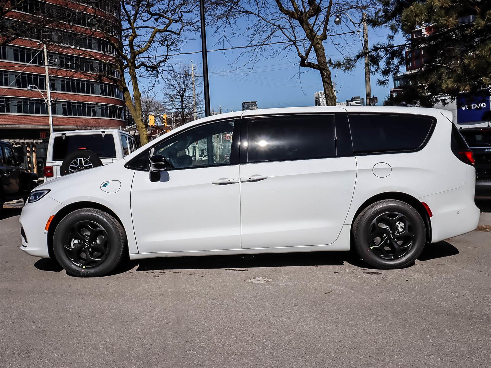 2024 Chrysler Pacifica Hybrid