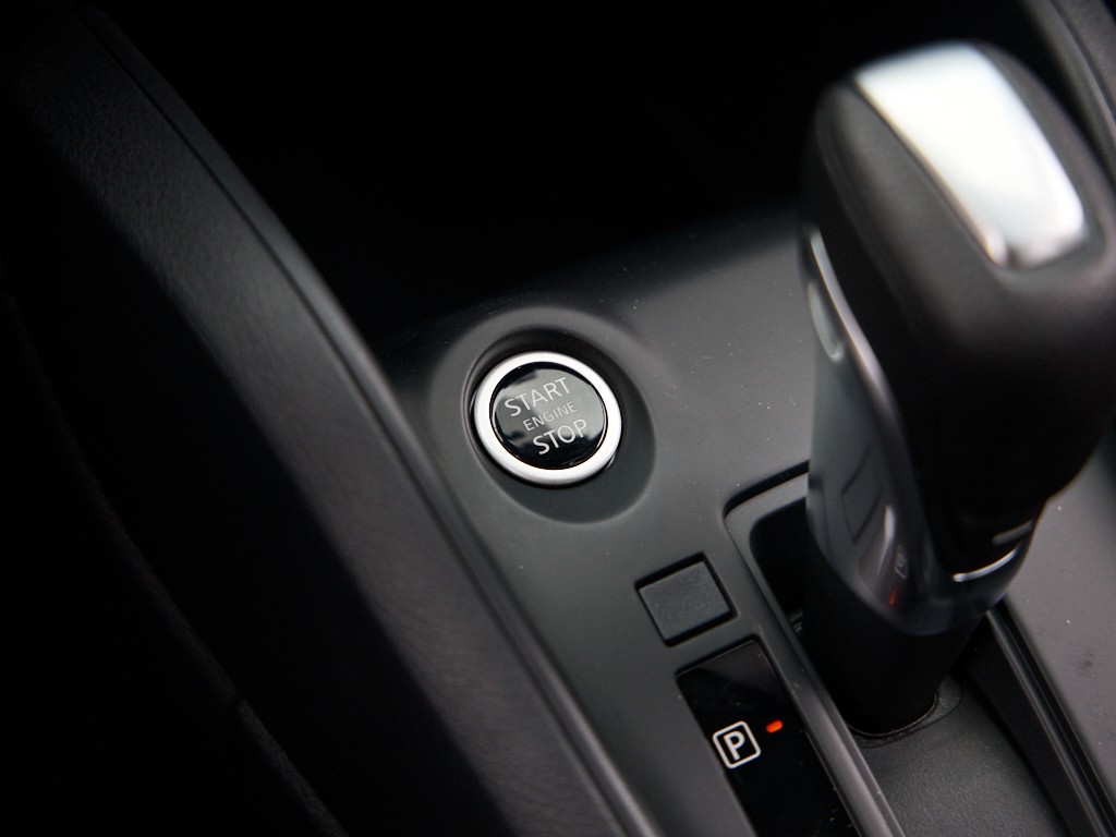 2025 Nissan Kicks Play