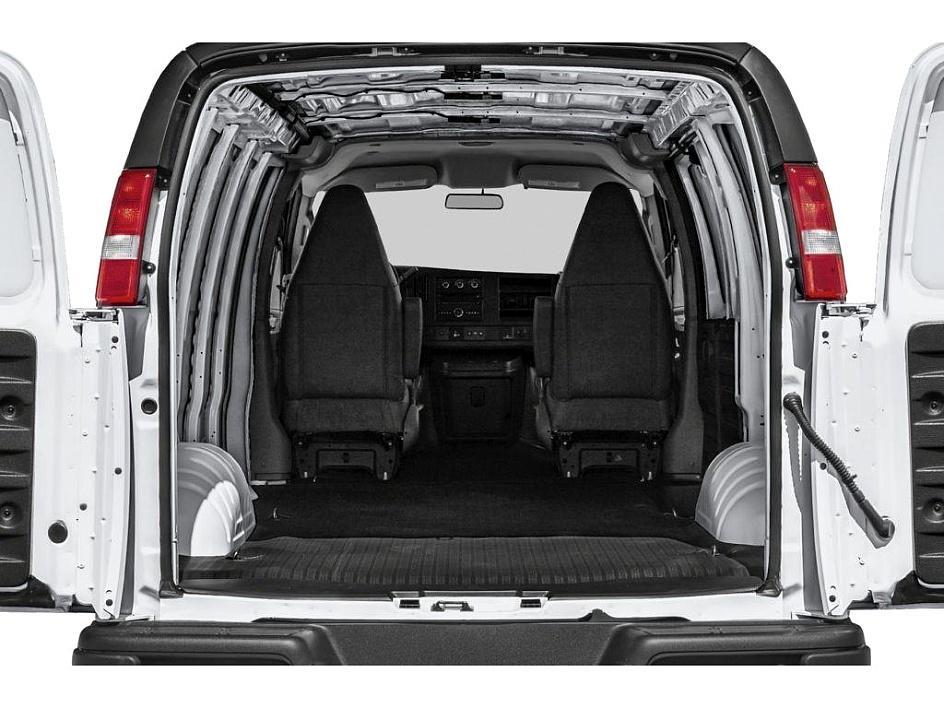 2023 GMC Savana 2500