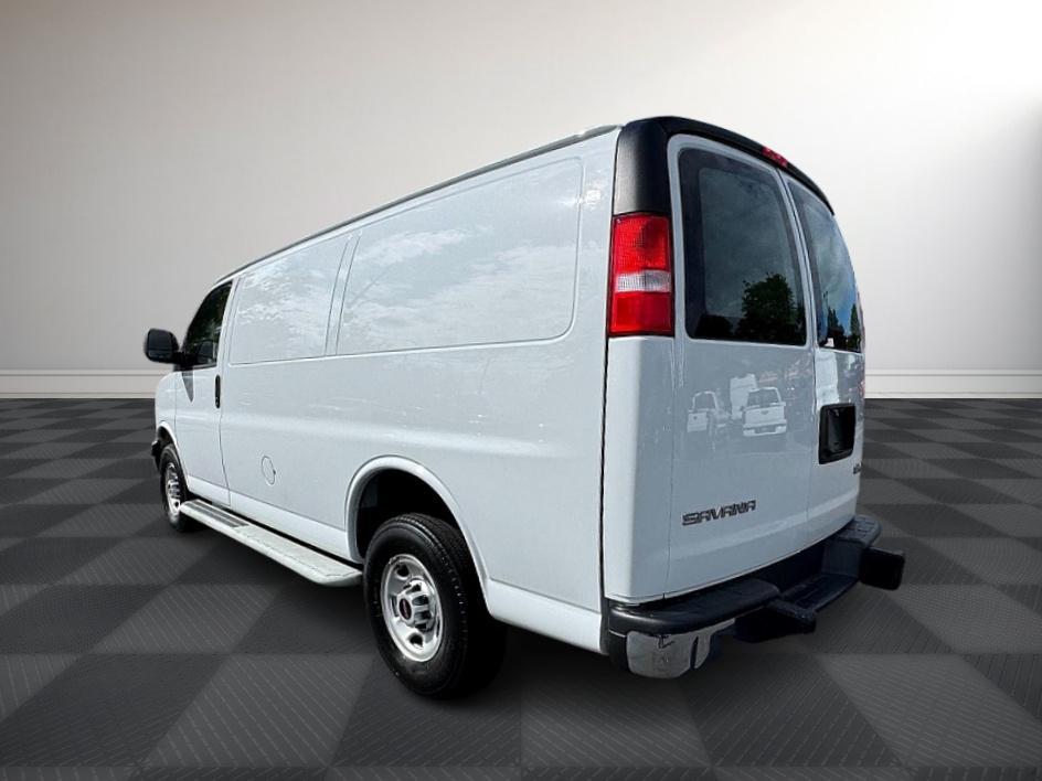2023 GMC Savana 2500