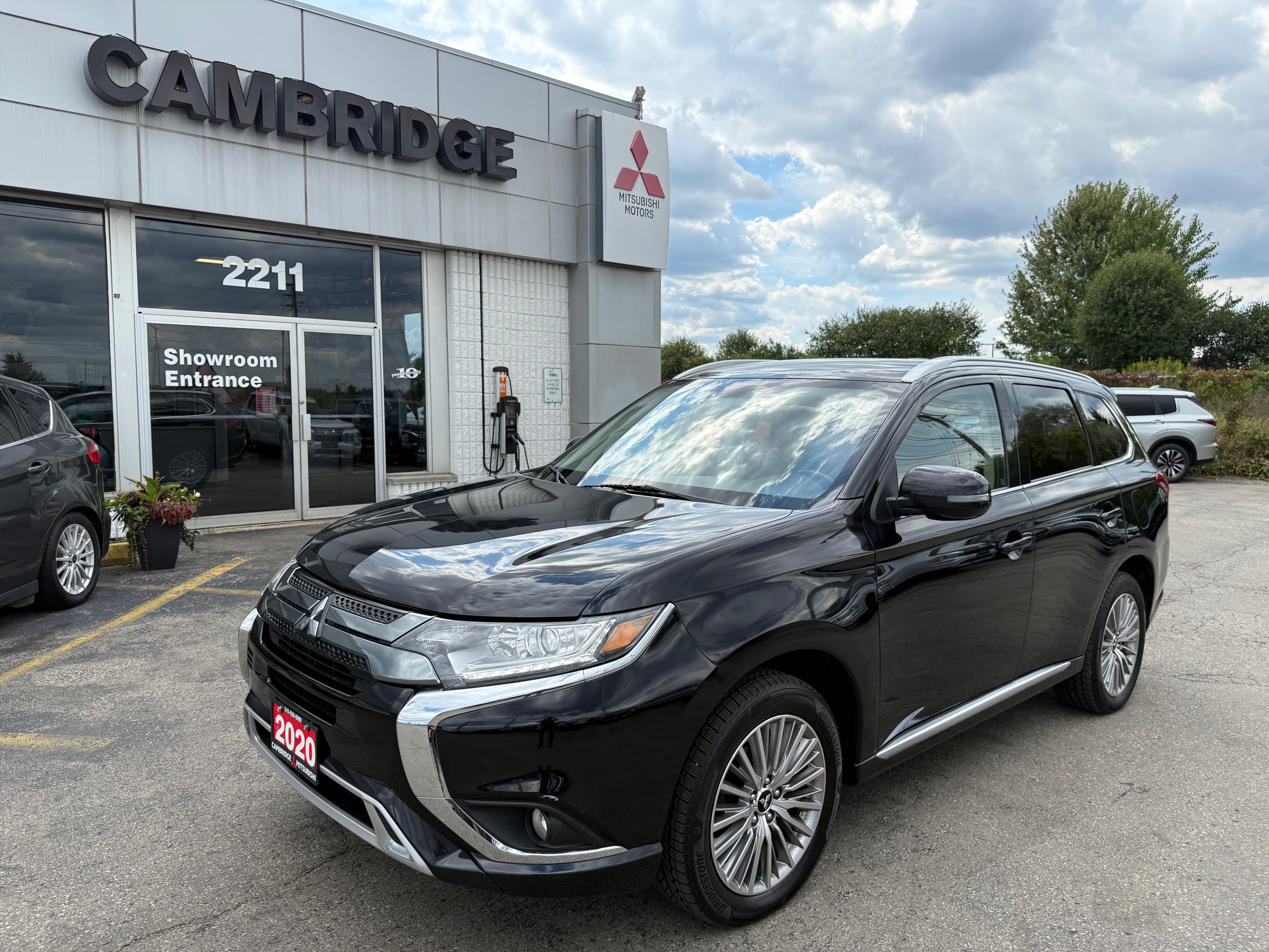 2020 Mitsubishi Outlander Plug-In Hybrid
