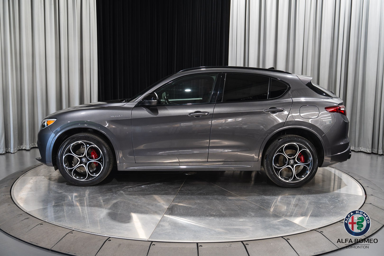 2022 Alfa Romeo Stelvio