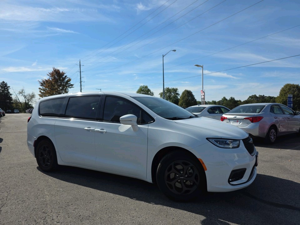 2022 Chrysler Pacifica Hybrid