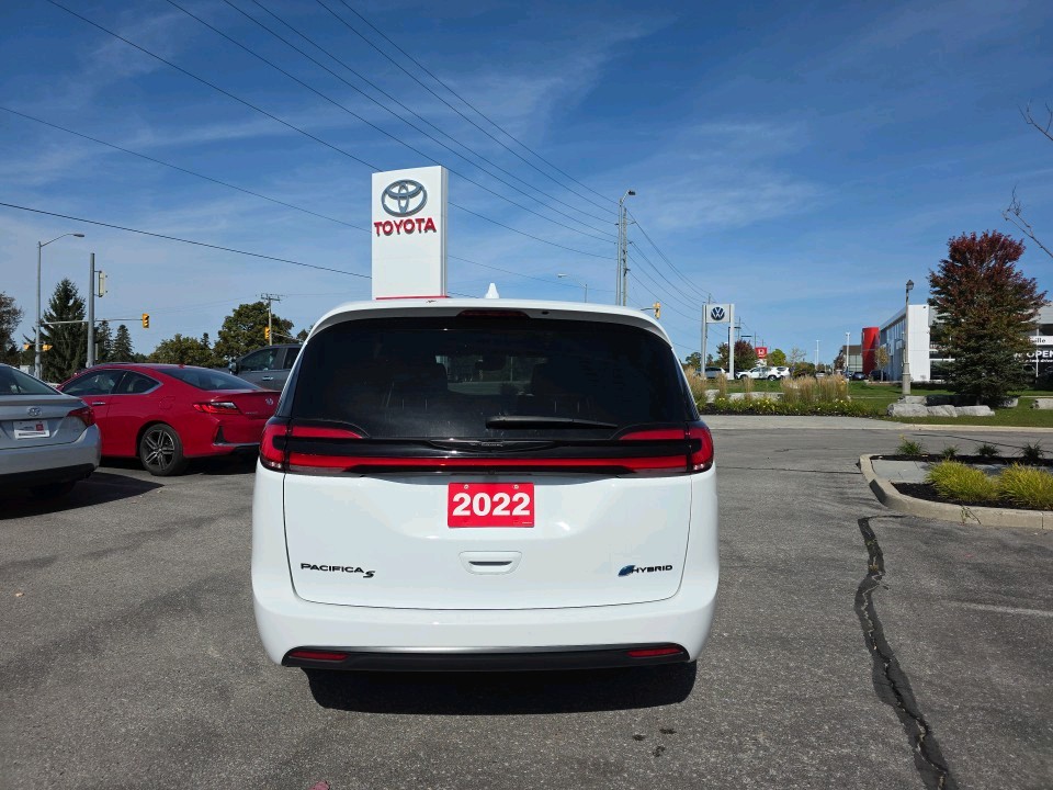 2022 Chrysler Pacifica Hybrid