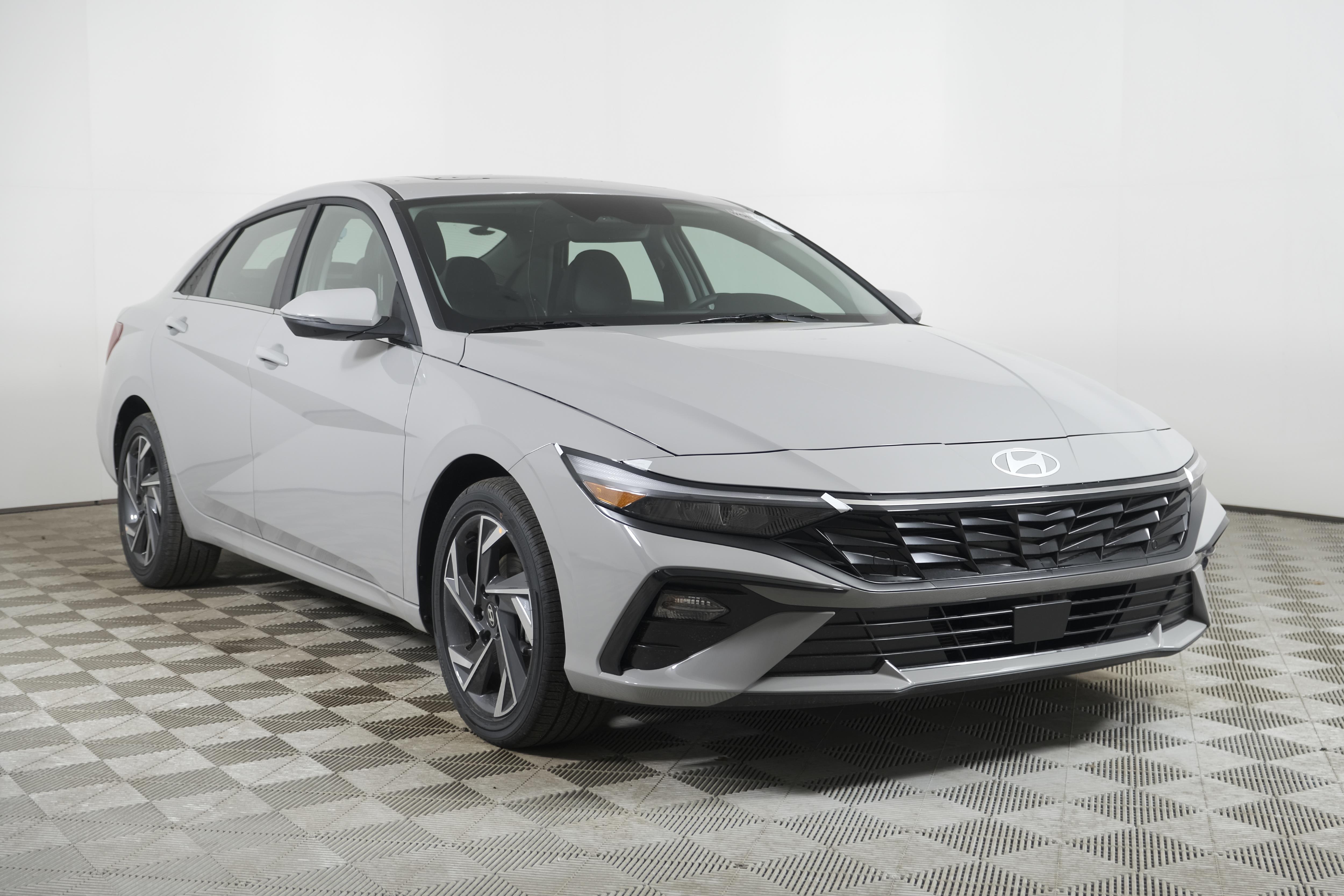 2025 Hyundai Elantra HEV