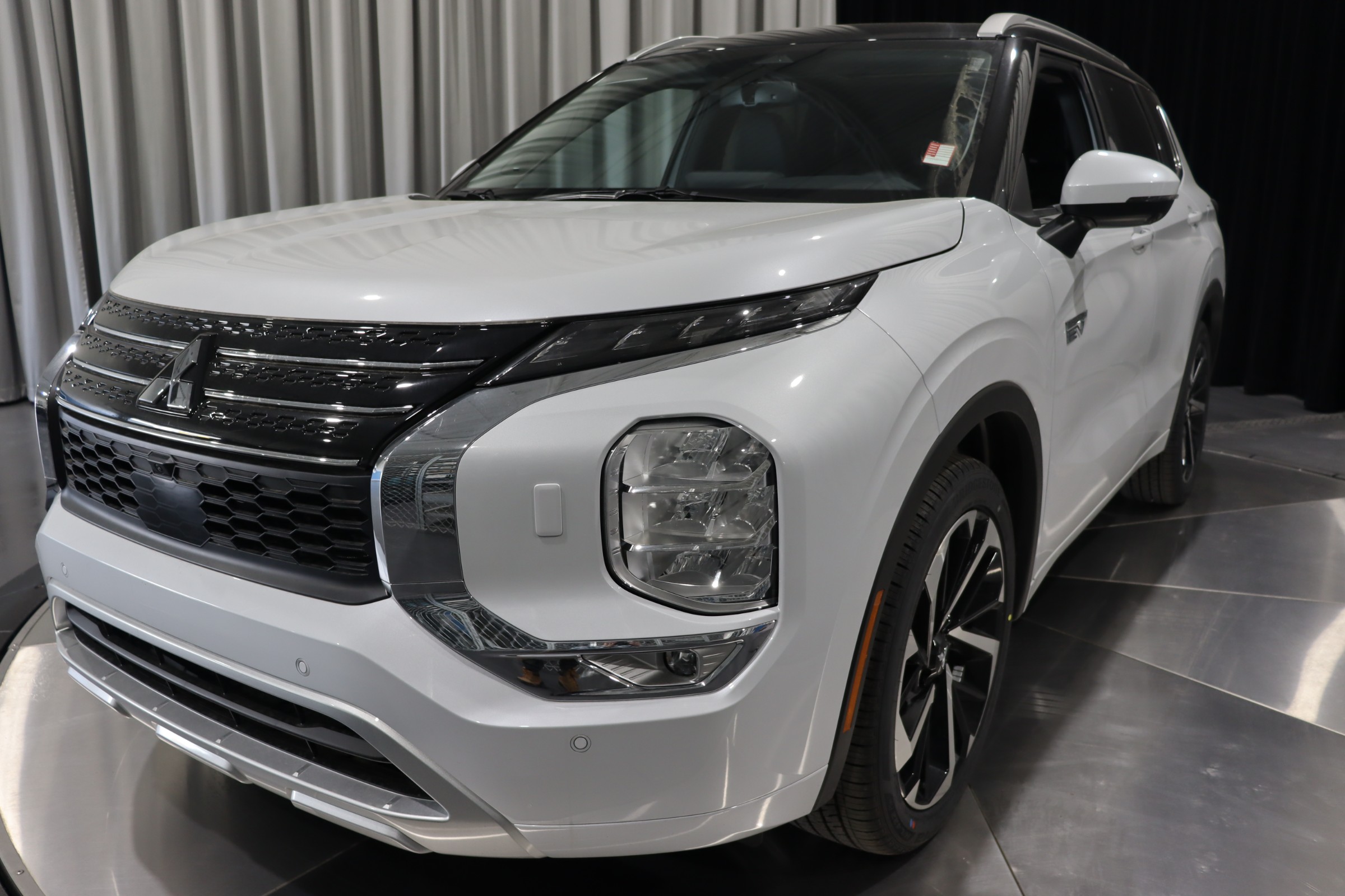 2025 Mitsubishi Outlander PHEV
