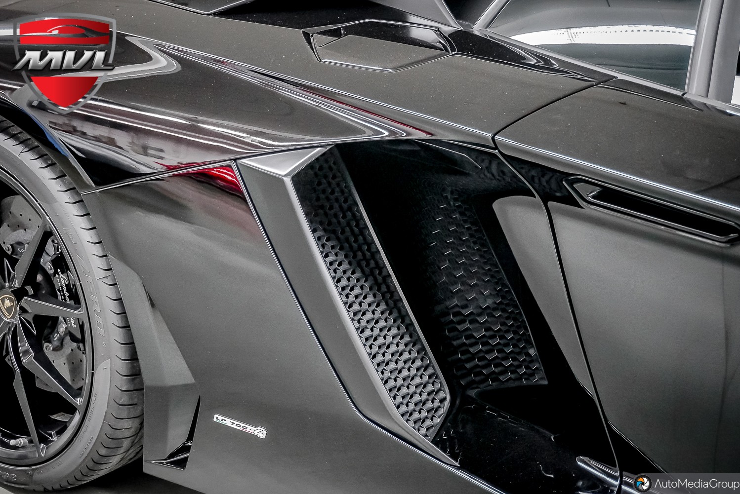 2017 Lamborghini Aventador 