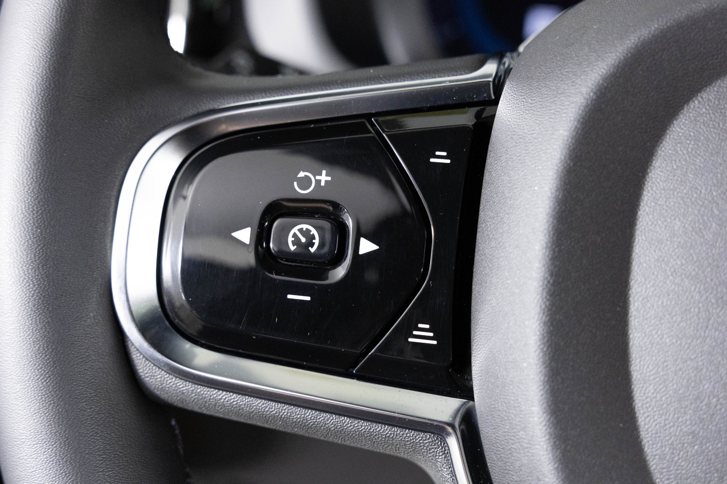 2022 Volvo XC60 Recharge Plug-In Hybrid