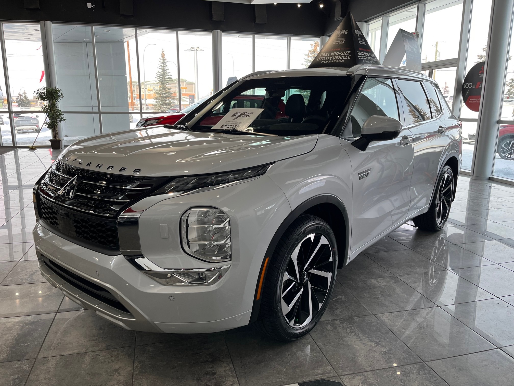 2025 Mitsubishi Outlander PHEV