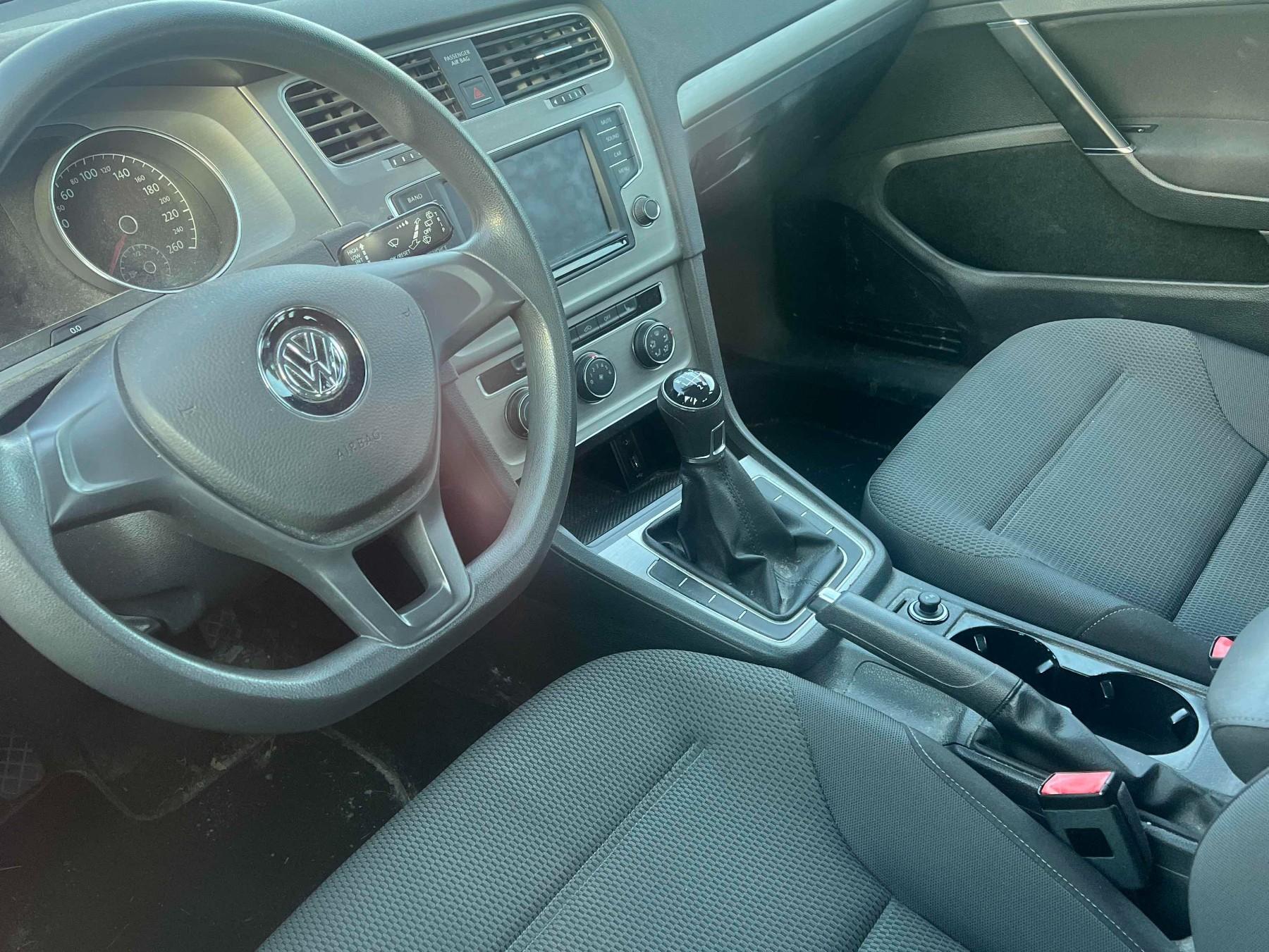 2017 Volkswagen Golf SportWagen