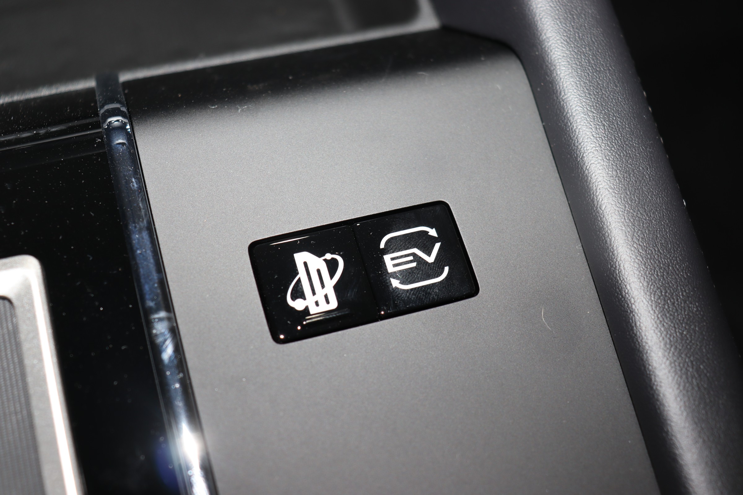 2025 Mitsubishi Outlander PHEV