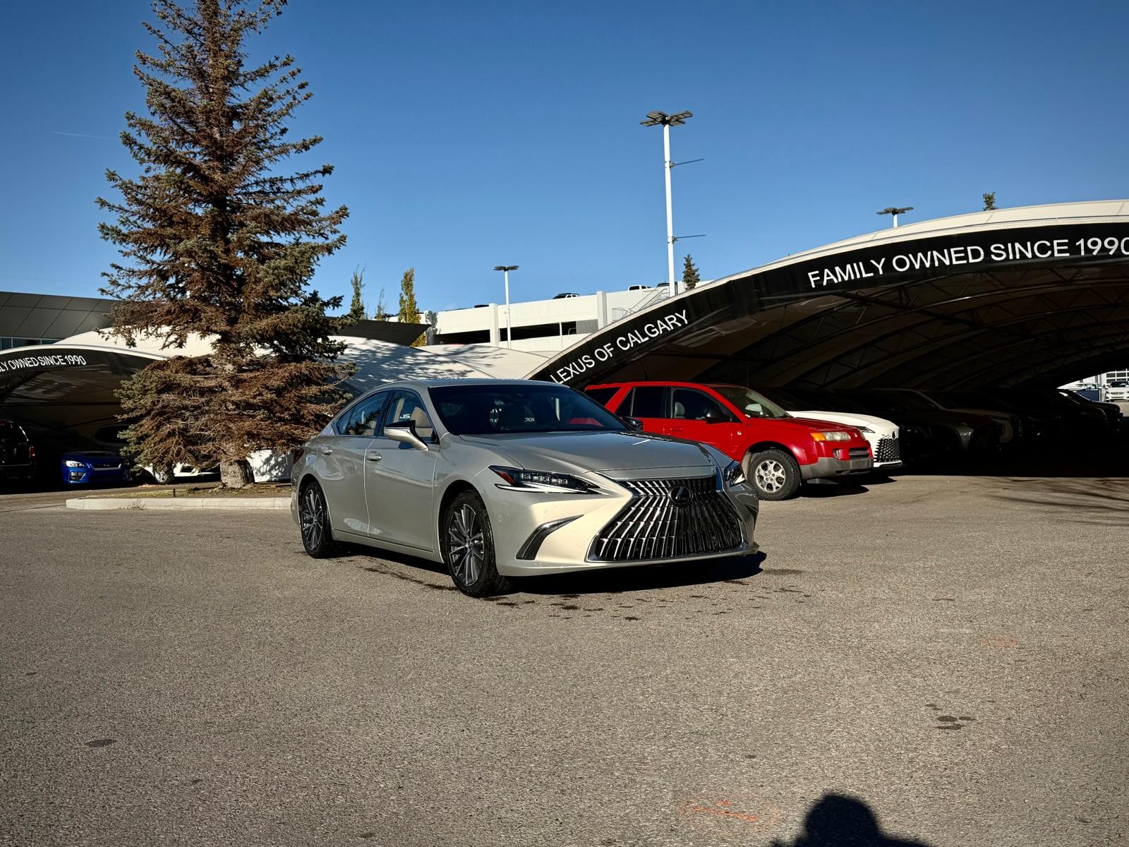 2023 Lexus ES 300h