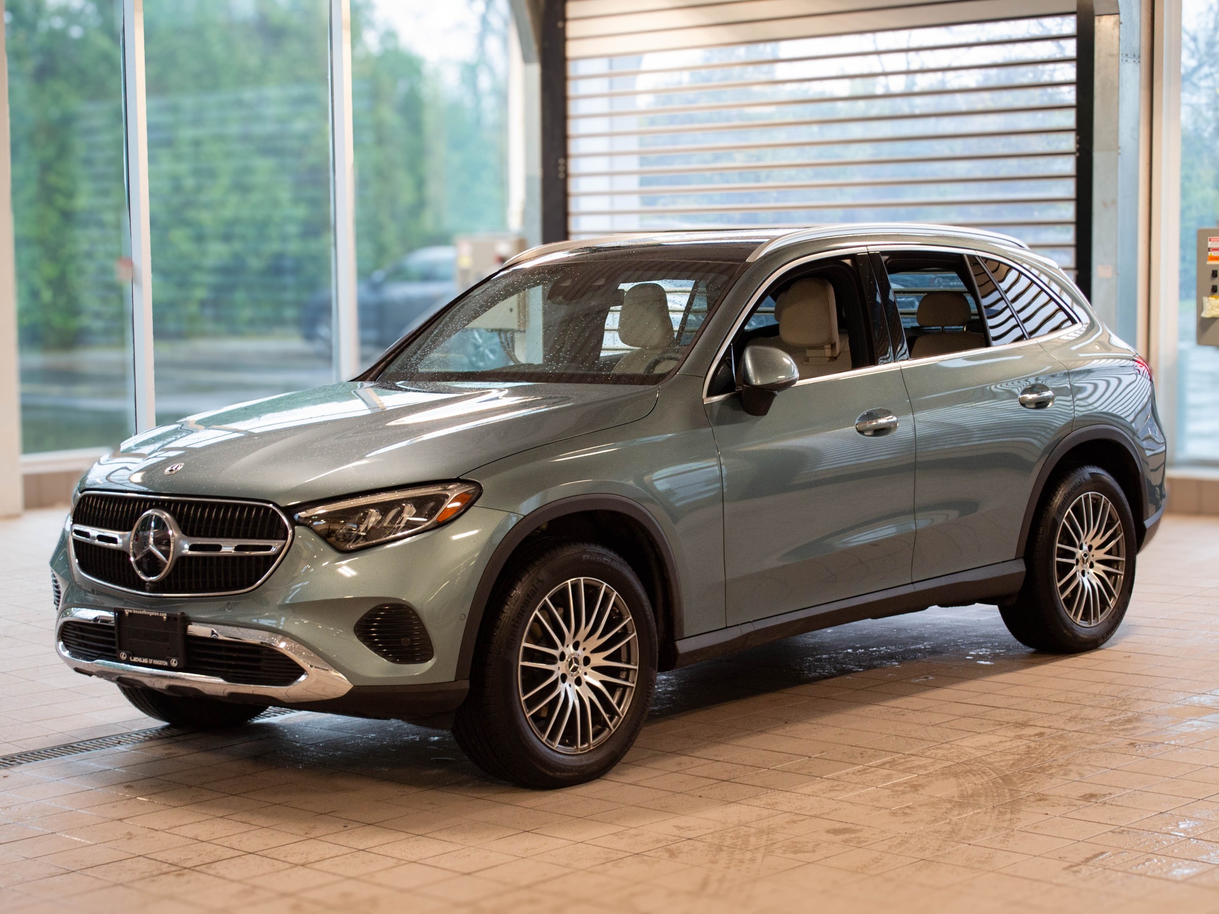 2025 Mercedes-Benz GLC 300