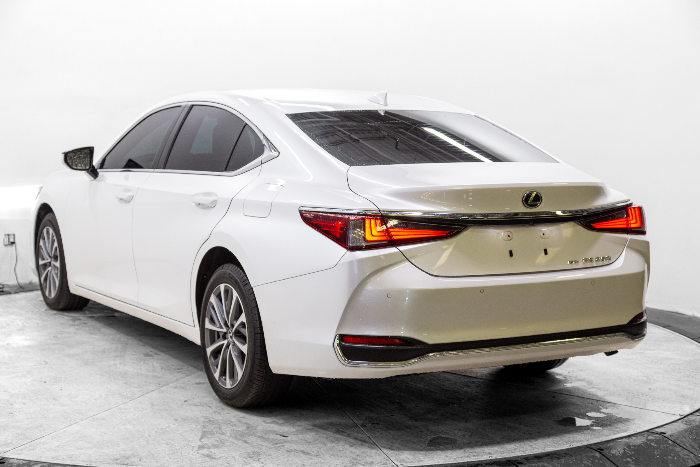2024 Lexus ES 250