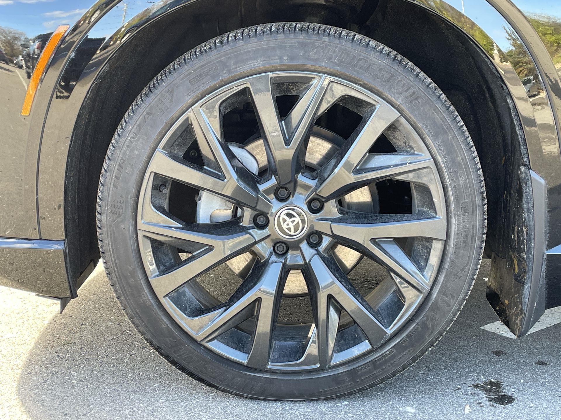 2025 Toyota Crown Signia