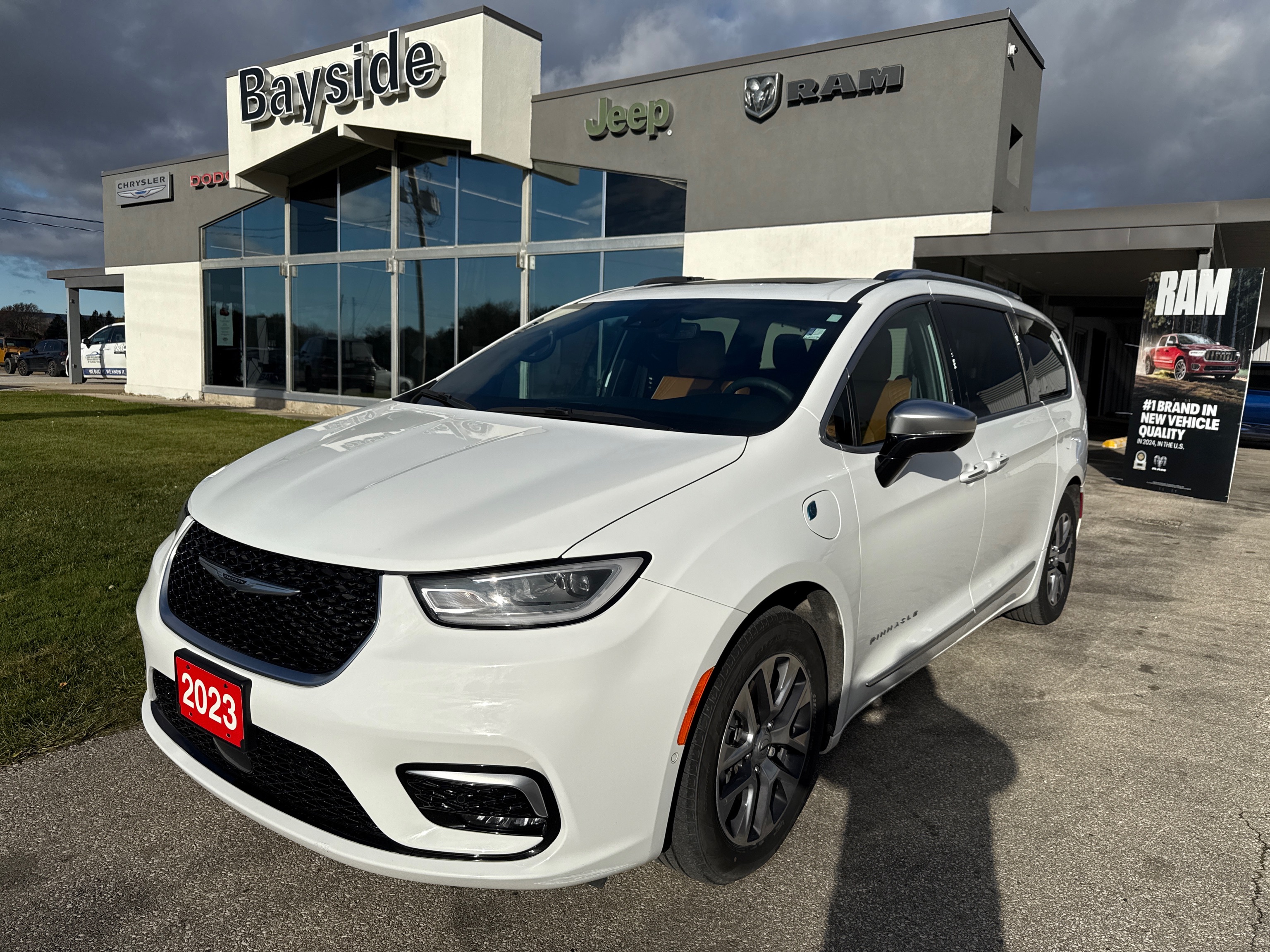 2023 Chrysler Pacifica Hybrid