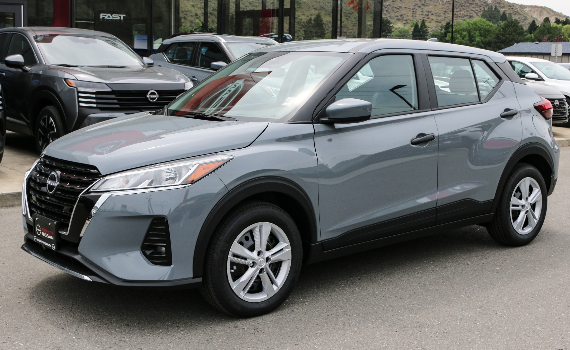 2025 Nissan Kicks Play