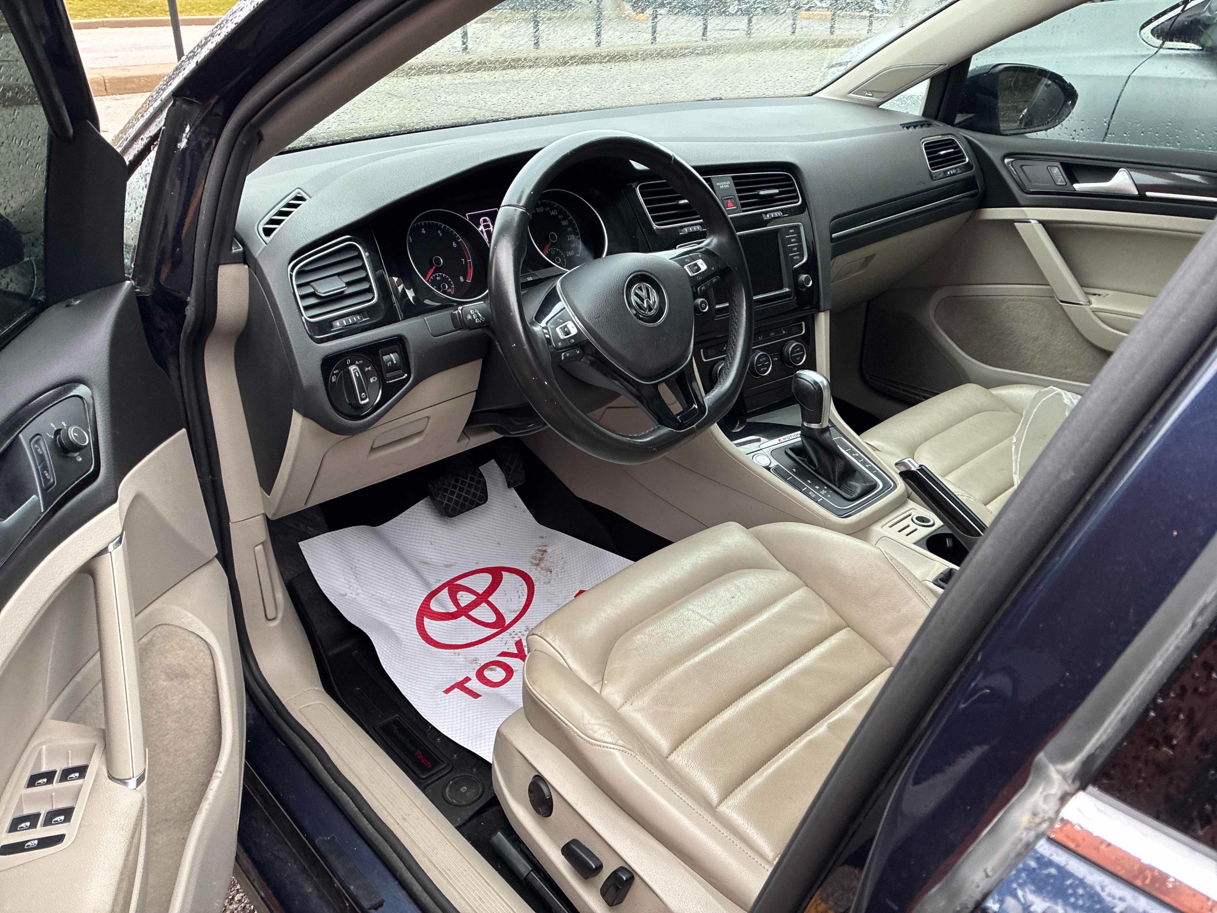 2017 Volkswagen Golf SportWagen